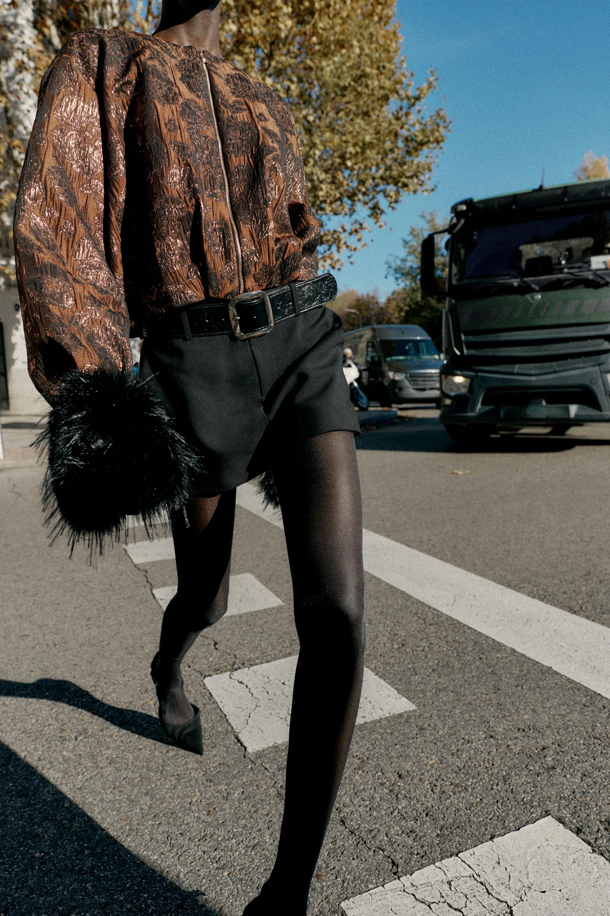 دامن شلواری کم ارتفاع با کمربند دامن شلواری کم ارتفاع با کمربند