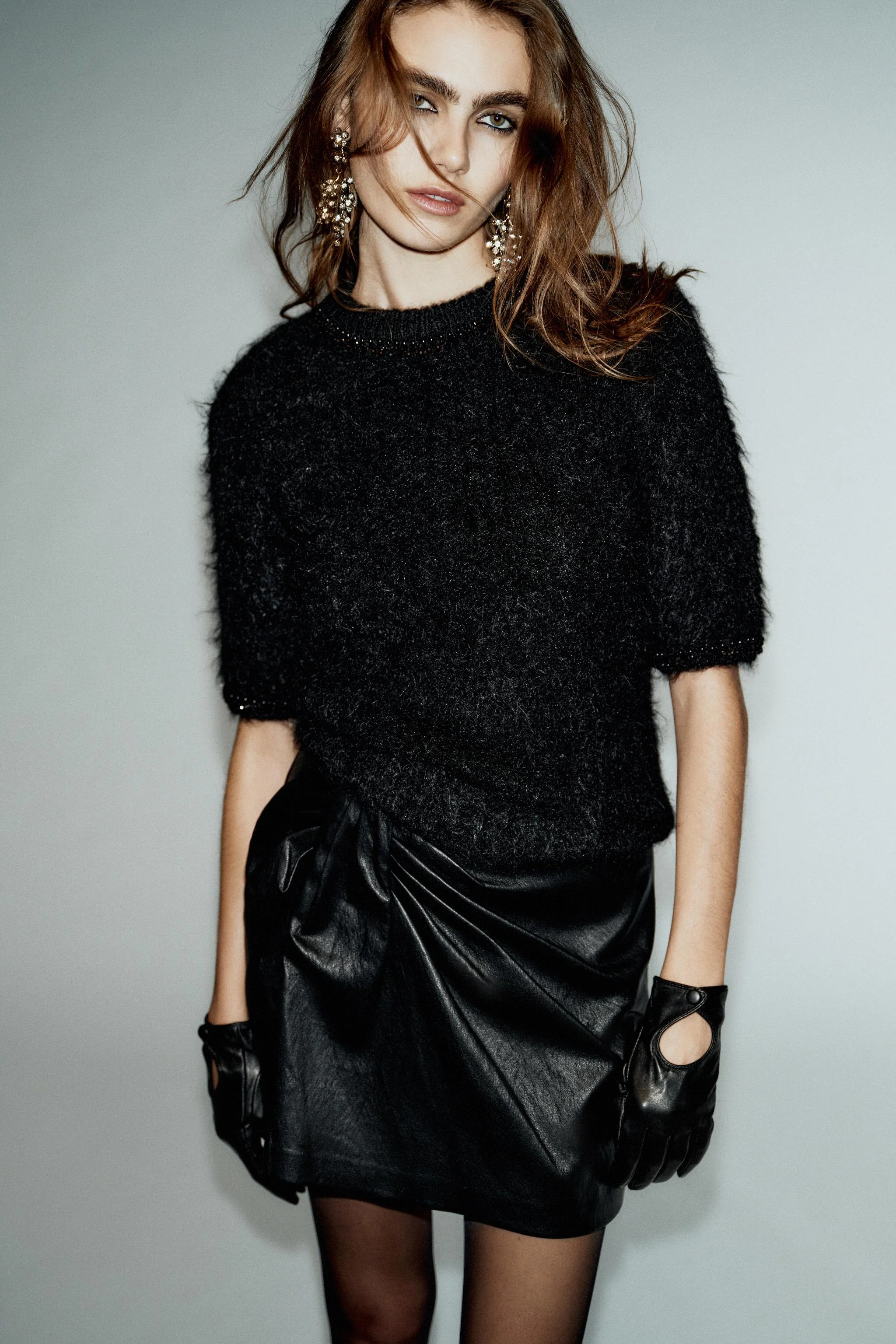 دامن شلواری چرم مصنوعی با چین در جلو دامن شلواری چرم مصنوعی با چین در جلو