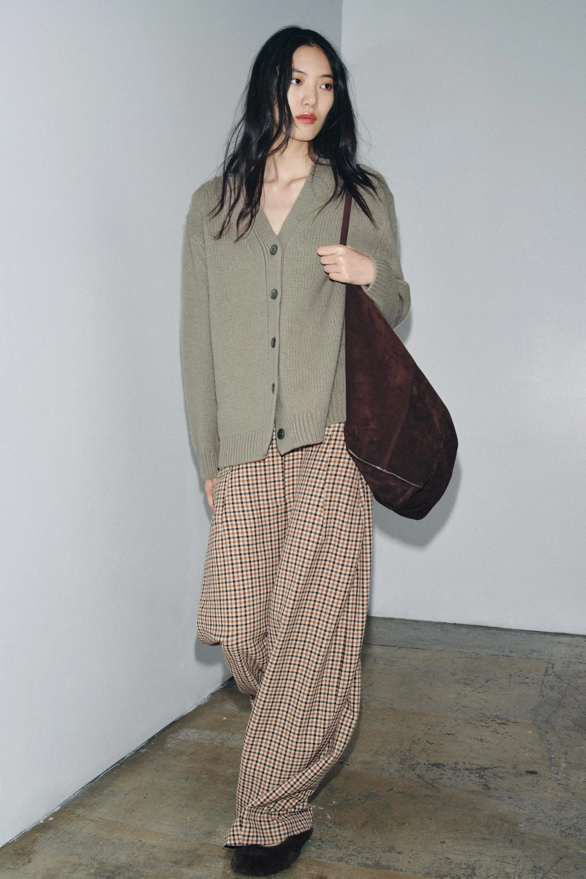 ژاکت کشباف پشمی %۱۰۰ با یقه هفت