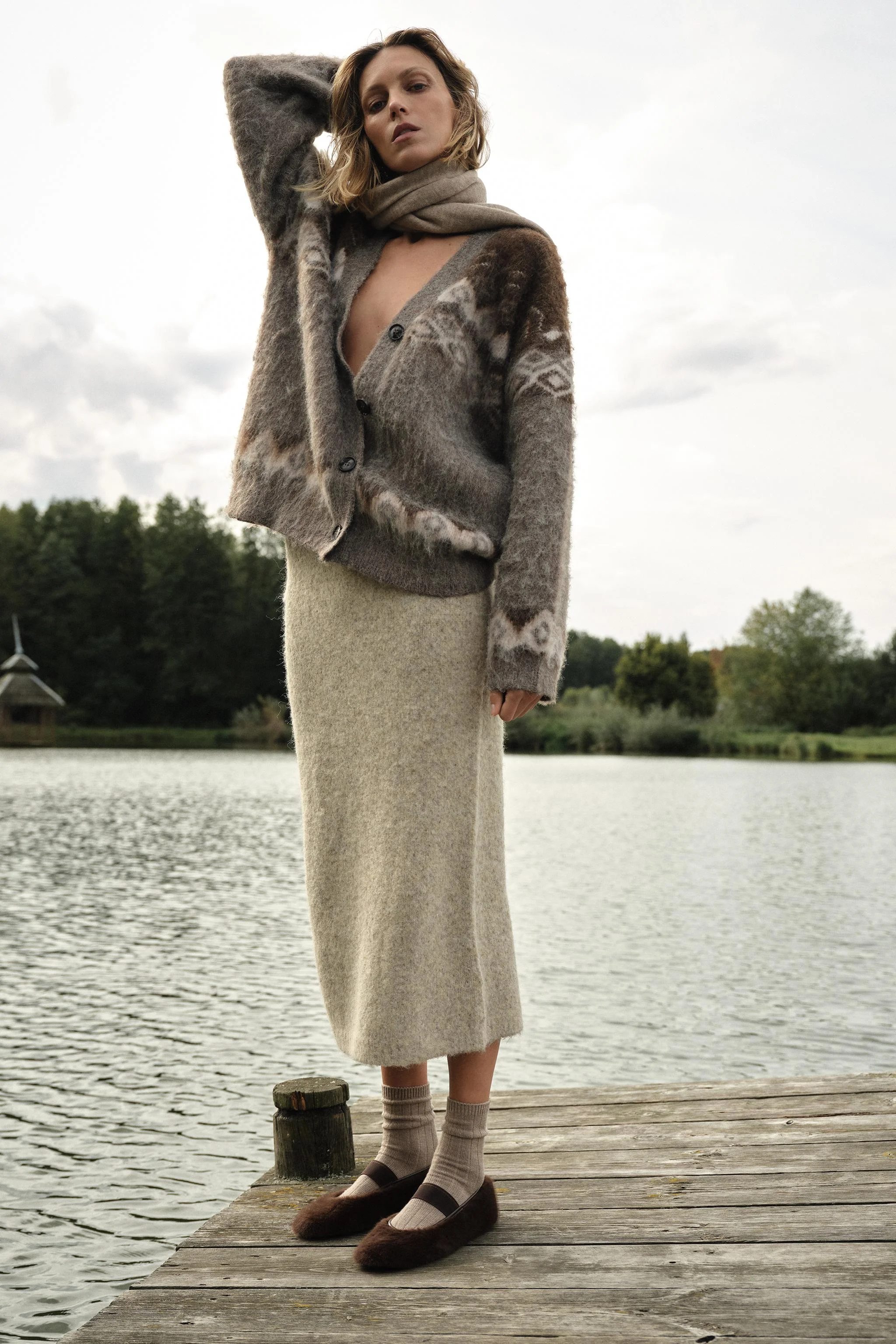 ژاکت بافتنی یقه هفت با جزئیات پارچه برس خورده