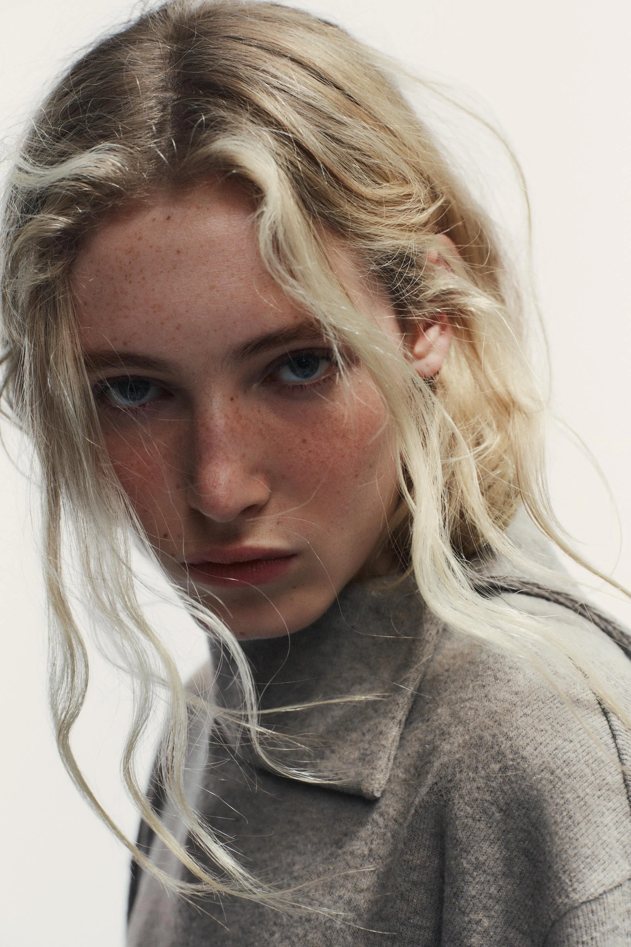 ژاکت بافتنی نرم ژاکت بافتنی نرم