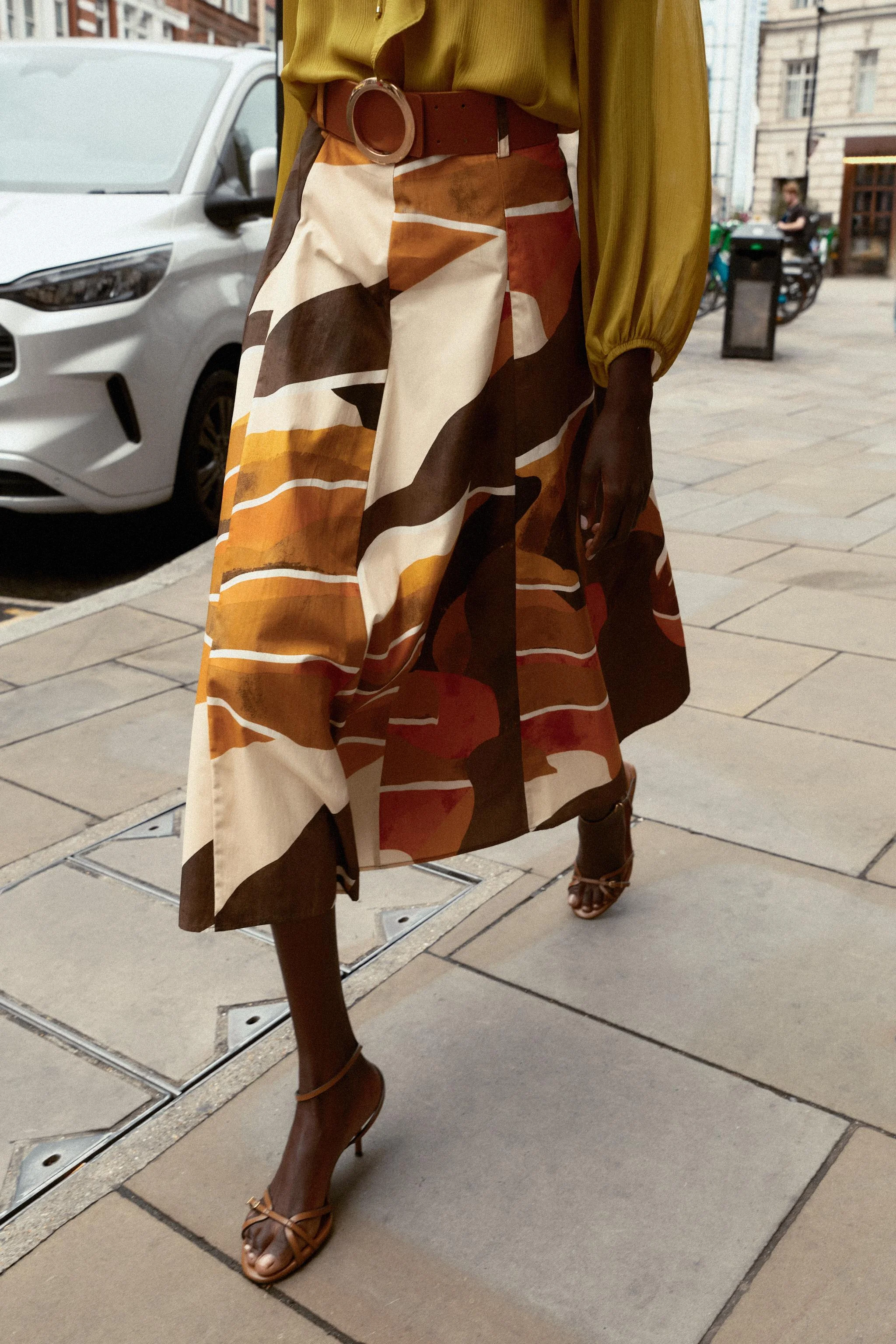 دامن میدی پاپلین طرح دار با کمربند دامن میدی پاپلین طرح دار با کمربند