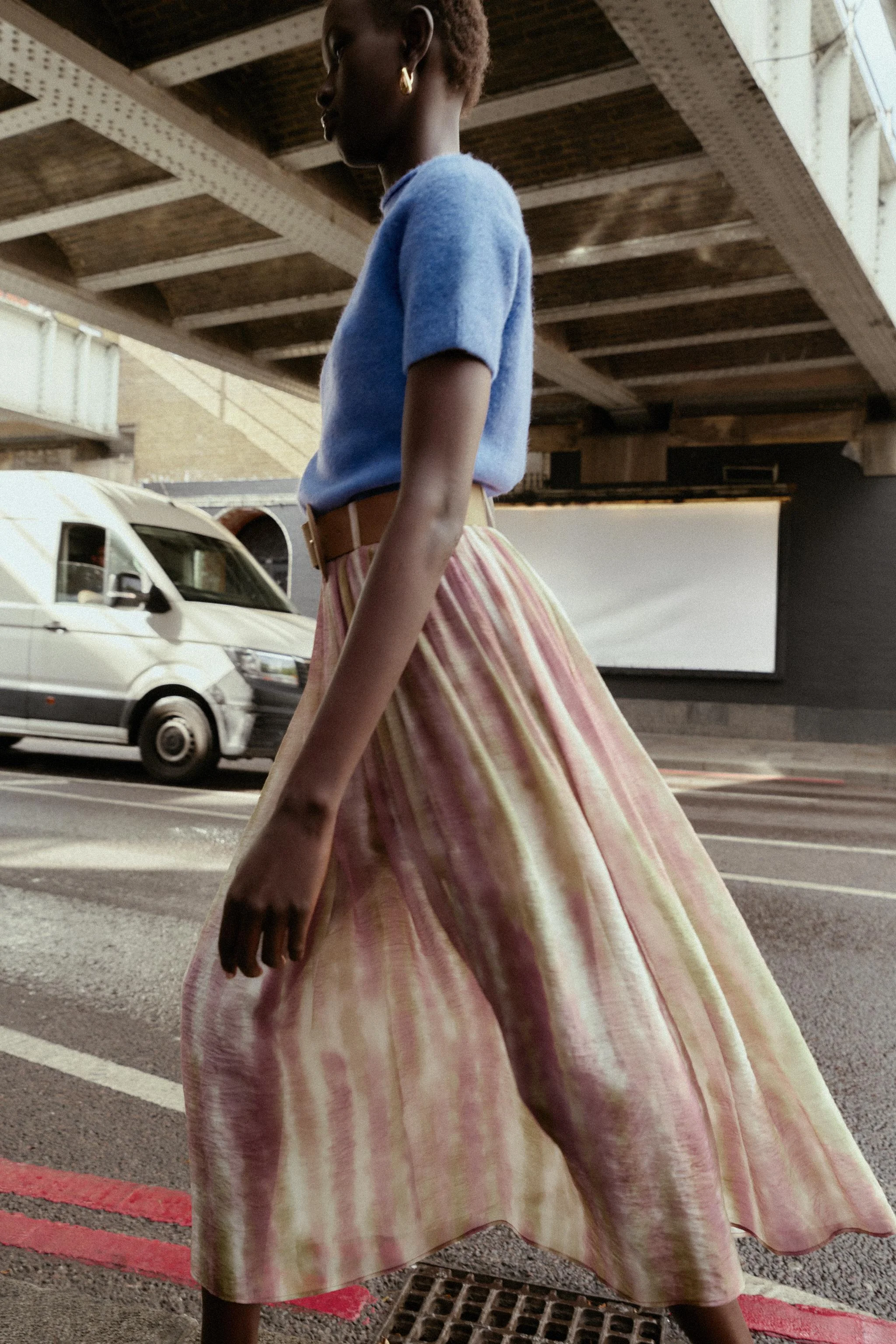 دامن میدی طرحدار با کمربند دامن میدی طرحدار با کمربند