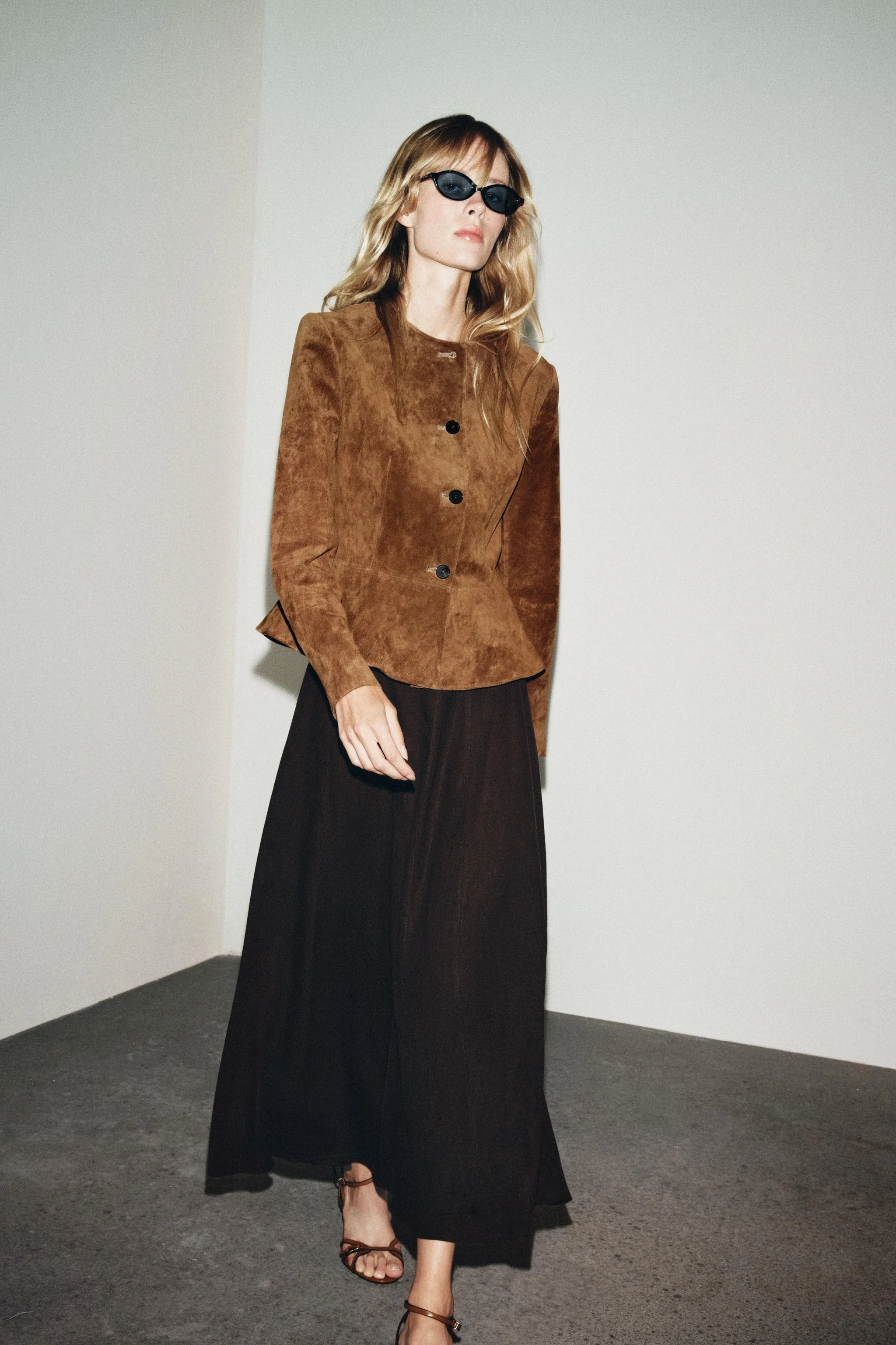 دامن میدی با ترکیب پارچه کتان دامن میدی با ترکیب پارچه کتان