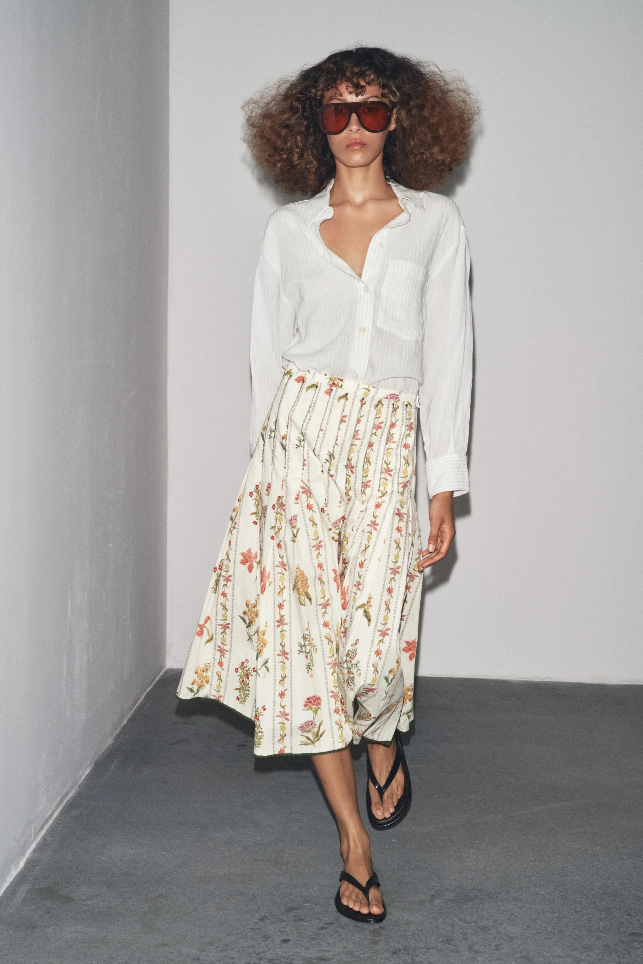 دامن میدی طرح دار زنانه مدل پلیسه ای دامن میدی طرح دار زنانه مدل پلیسه ای