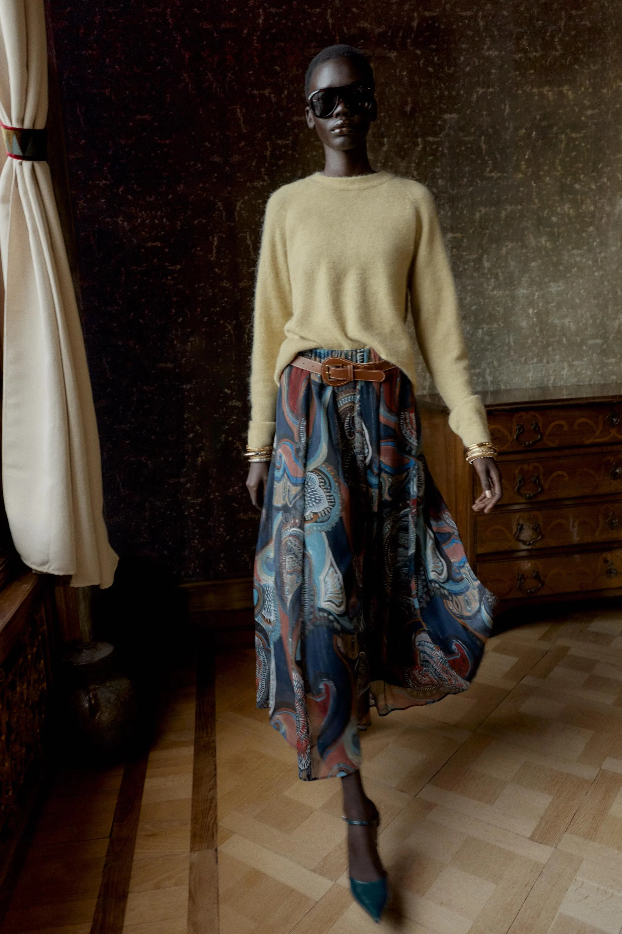 دامن میدی طرح دار با نخ فلزی و کمربند