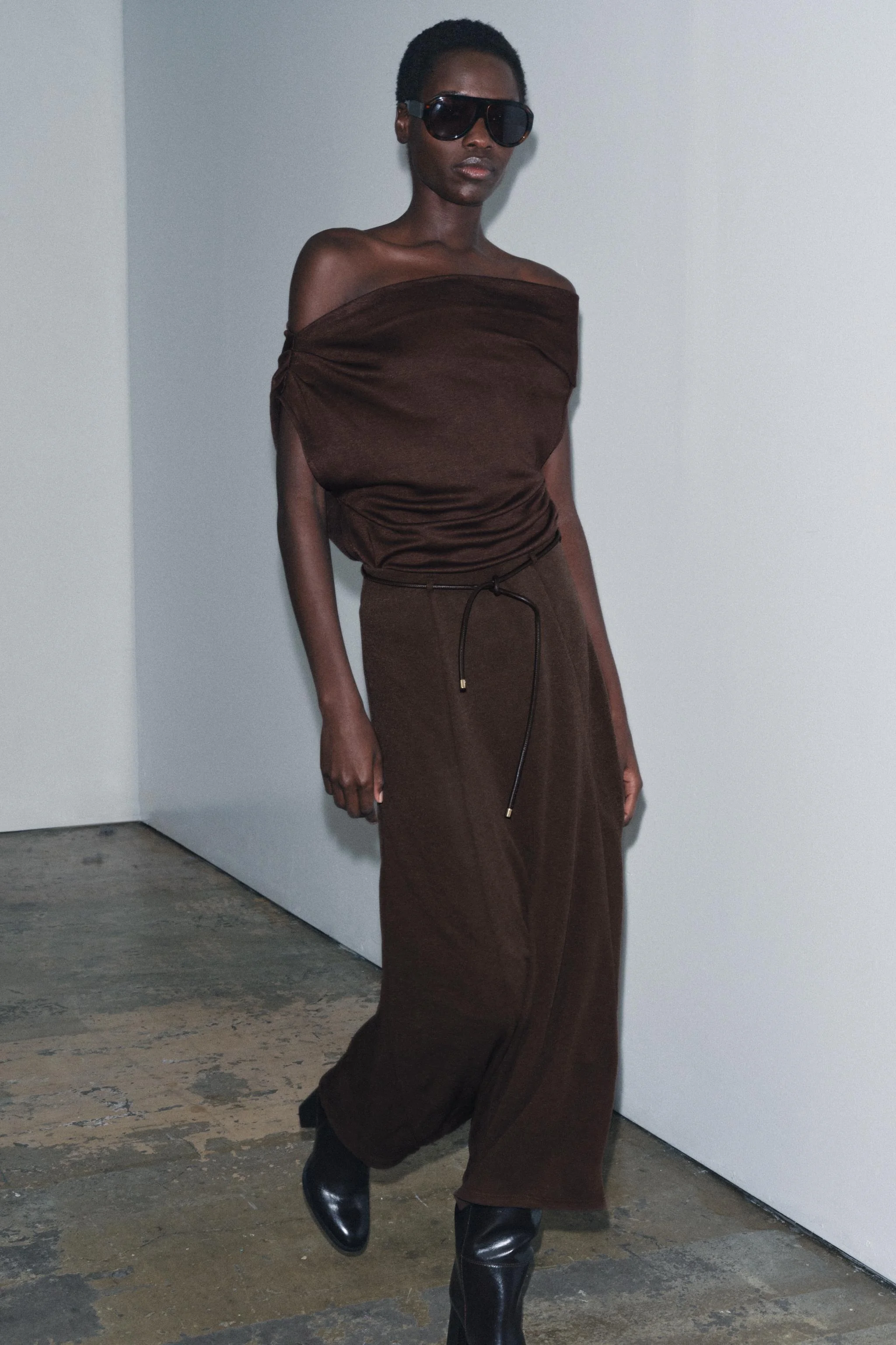 دامن بافتنی برش دار با کمربند