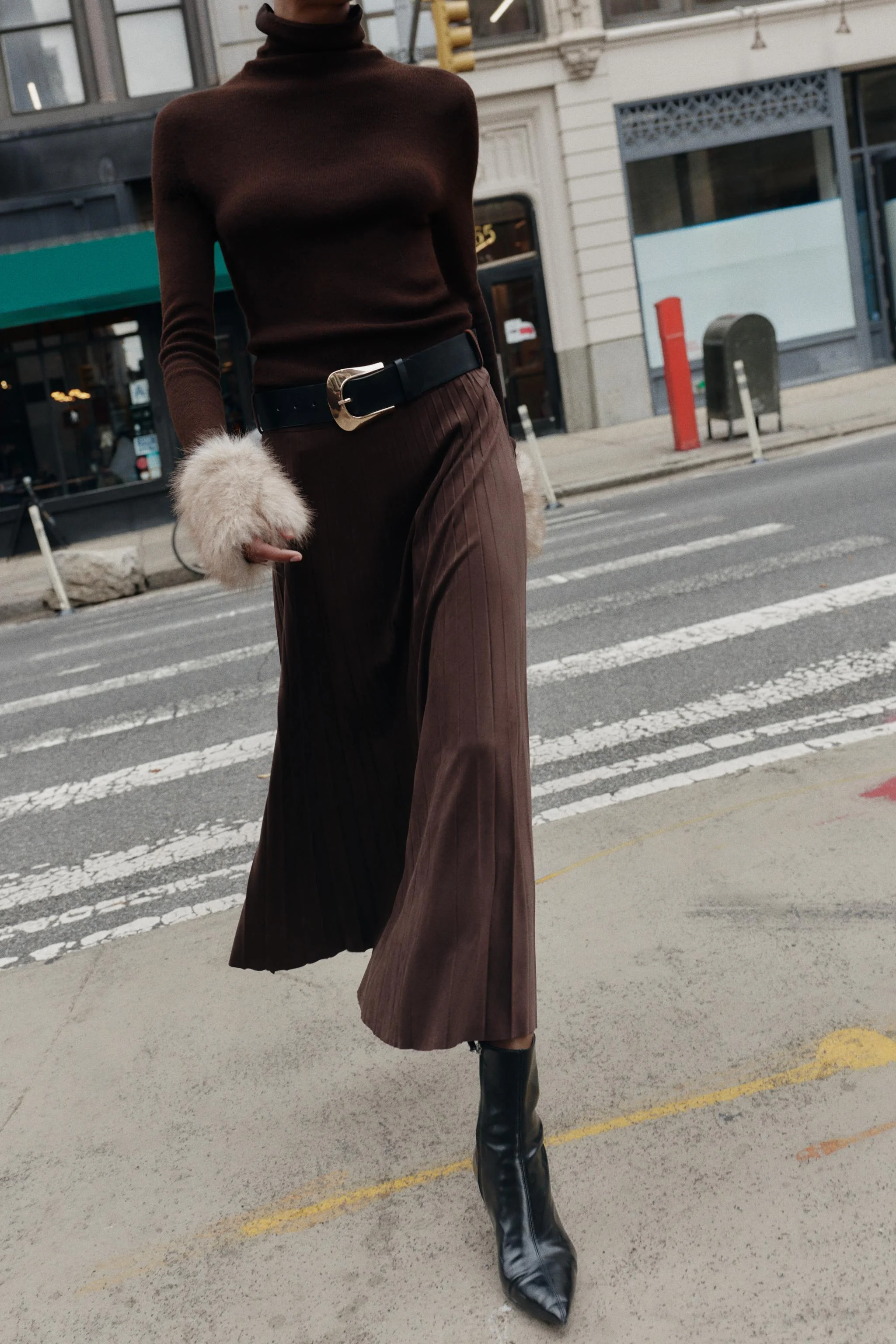 دامن میدی پلیسه دار با کمربند دامن میدی پلیسه دار با کمربند