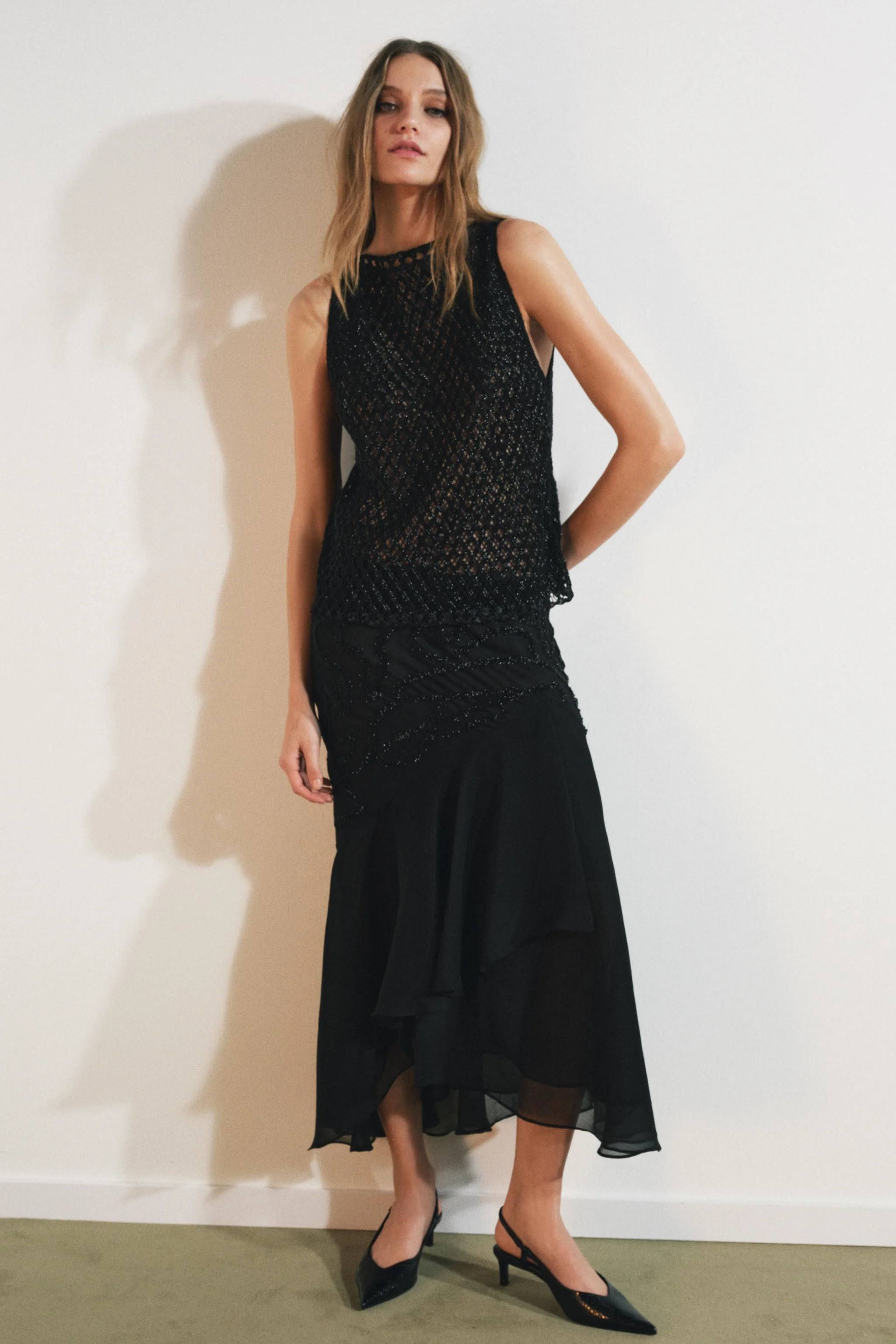 دامن میدی چین دار با تزیین مهره دامن میدی چین دار با تزیین مهره