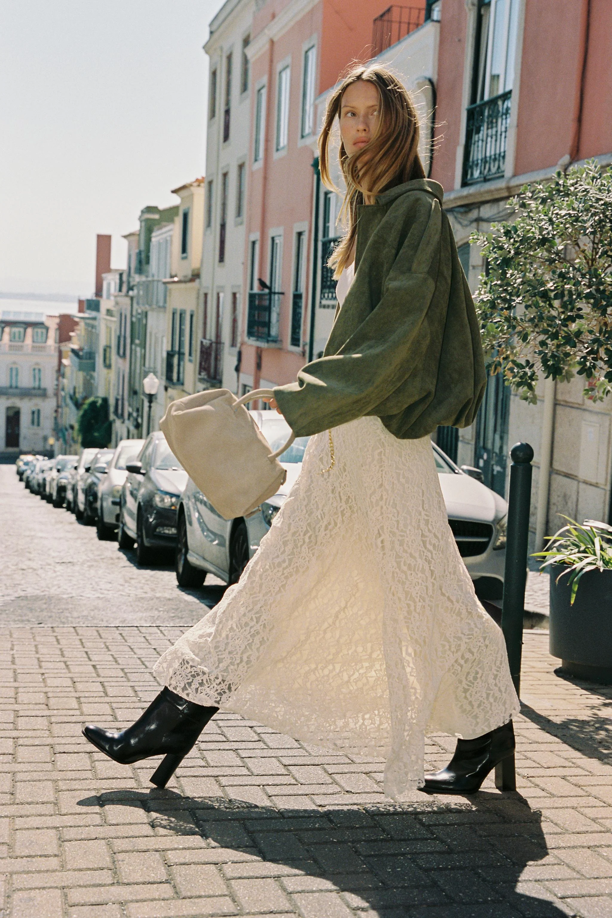 دامن میدی با کمربند زنجیری دامن میدی با کمربند زنجیری