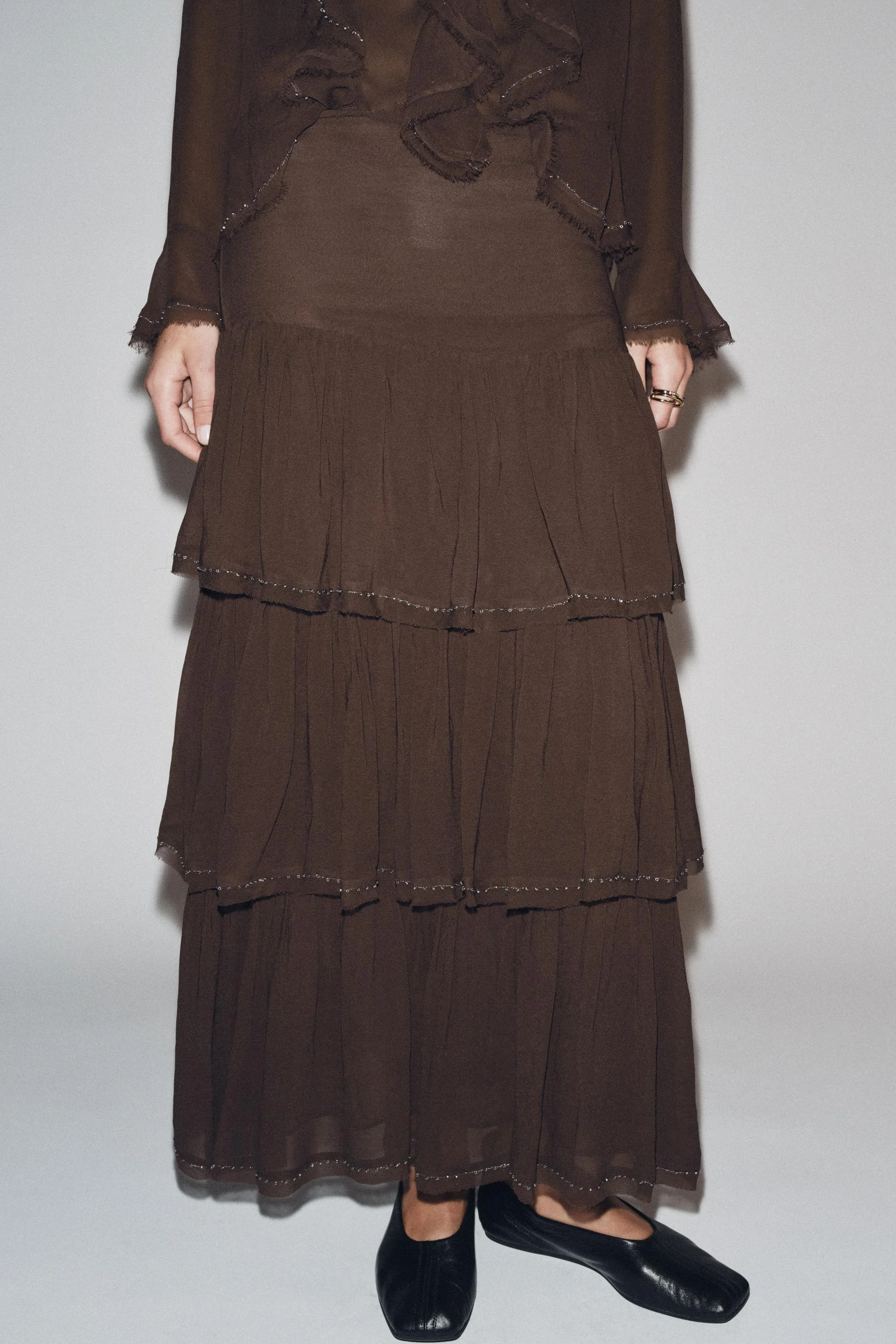 دامن میدی زنانه ZW COLLECTION با تزئینات مهرهای و چیندار دامن میدی زنانه ZW COLLECTION با تزئینات مهرهای و چیندار