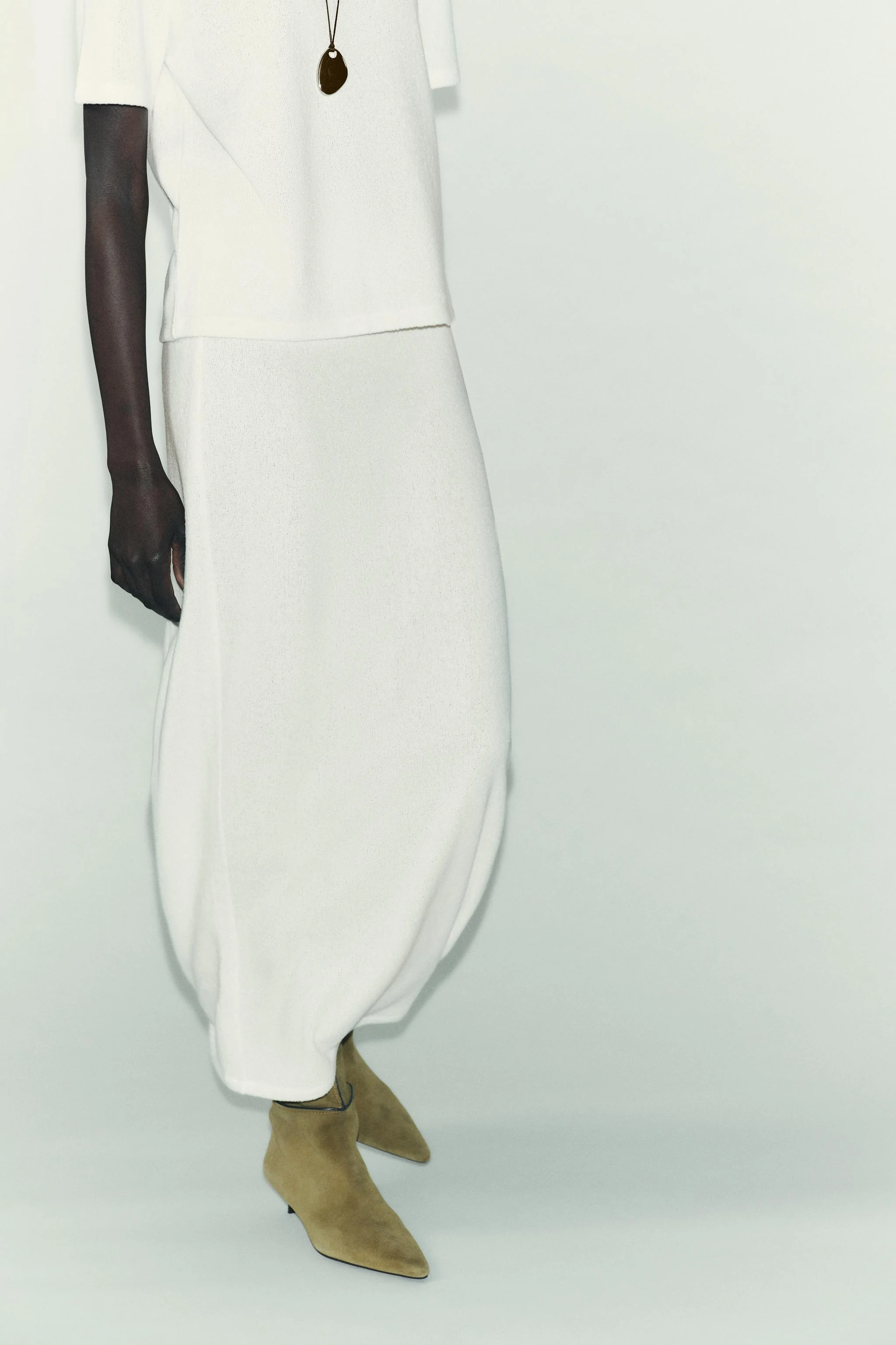 دامن میدی بافتنی برش دار دامن میدی بافتنی برش دار