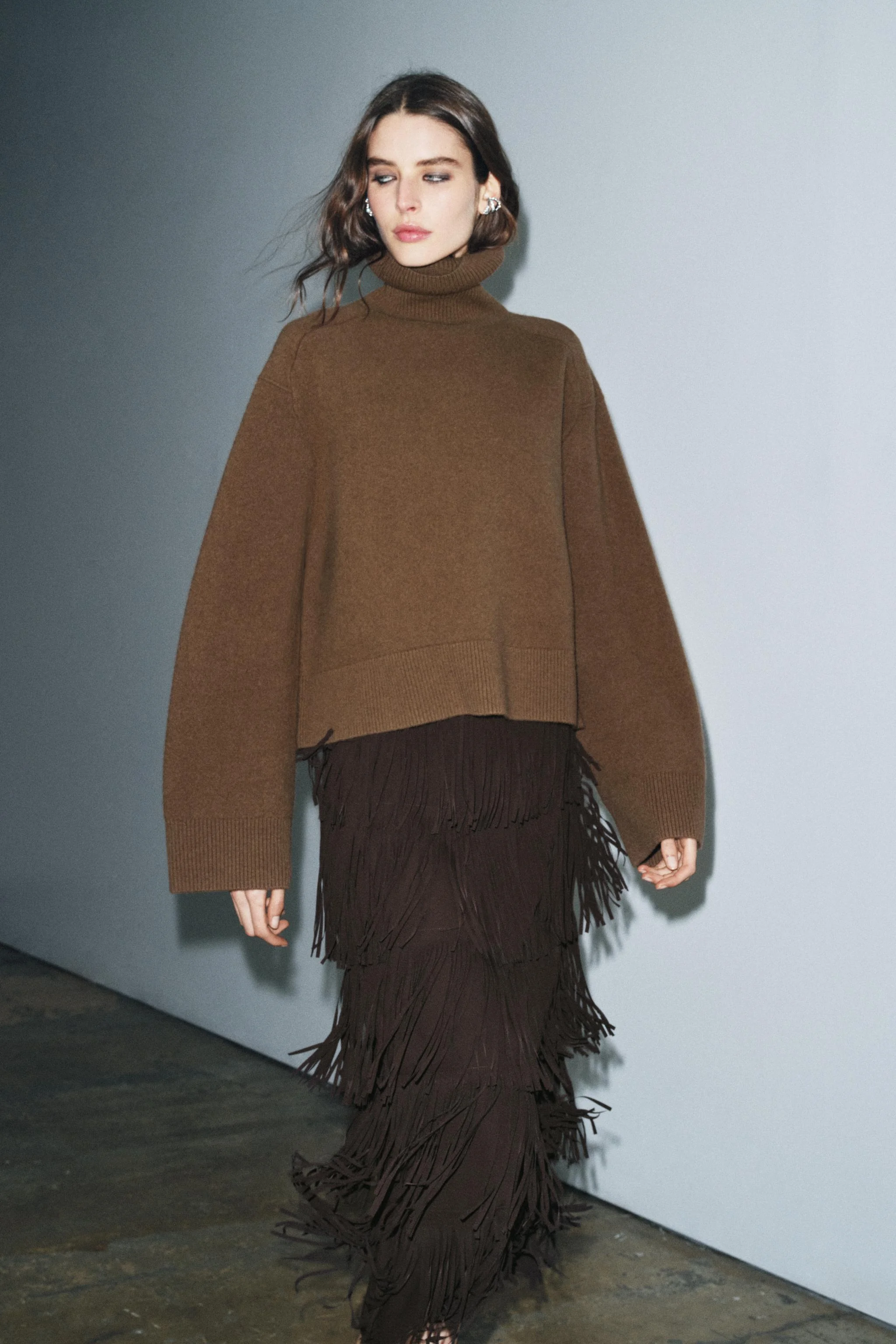 دامن میدی زنانه ZARA WOMAN COLLECTION با کمر متوسط و حاشیه ریش‌دار