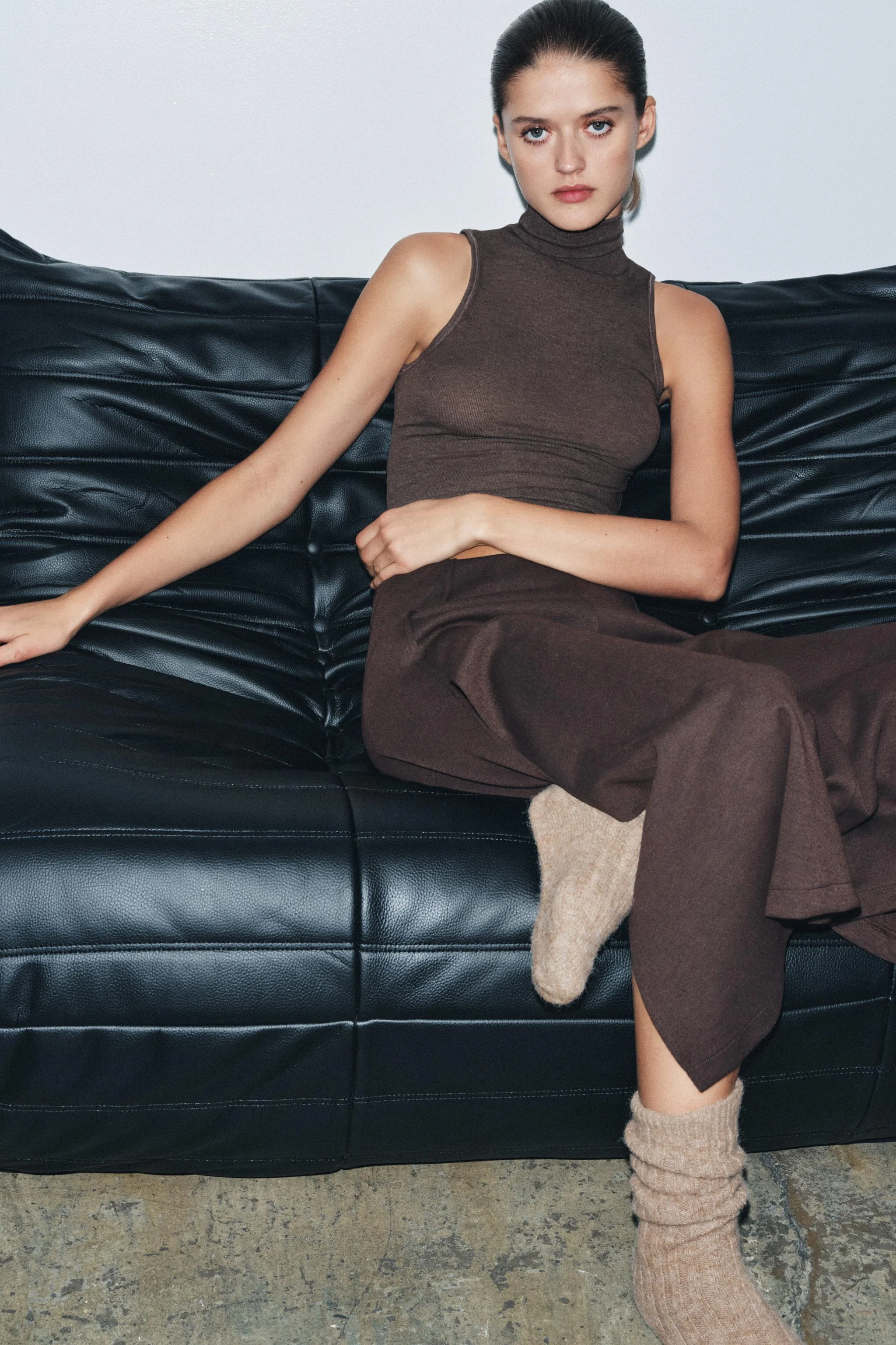 تاپ یقه ایستاده بدون آستین