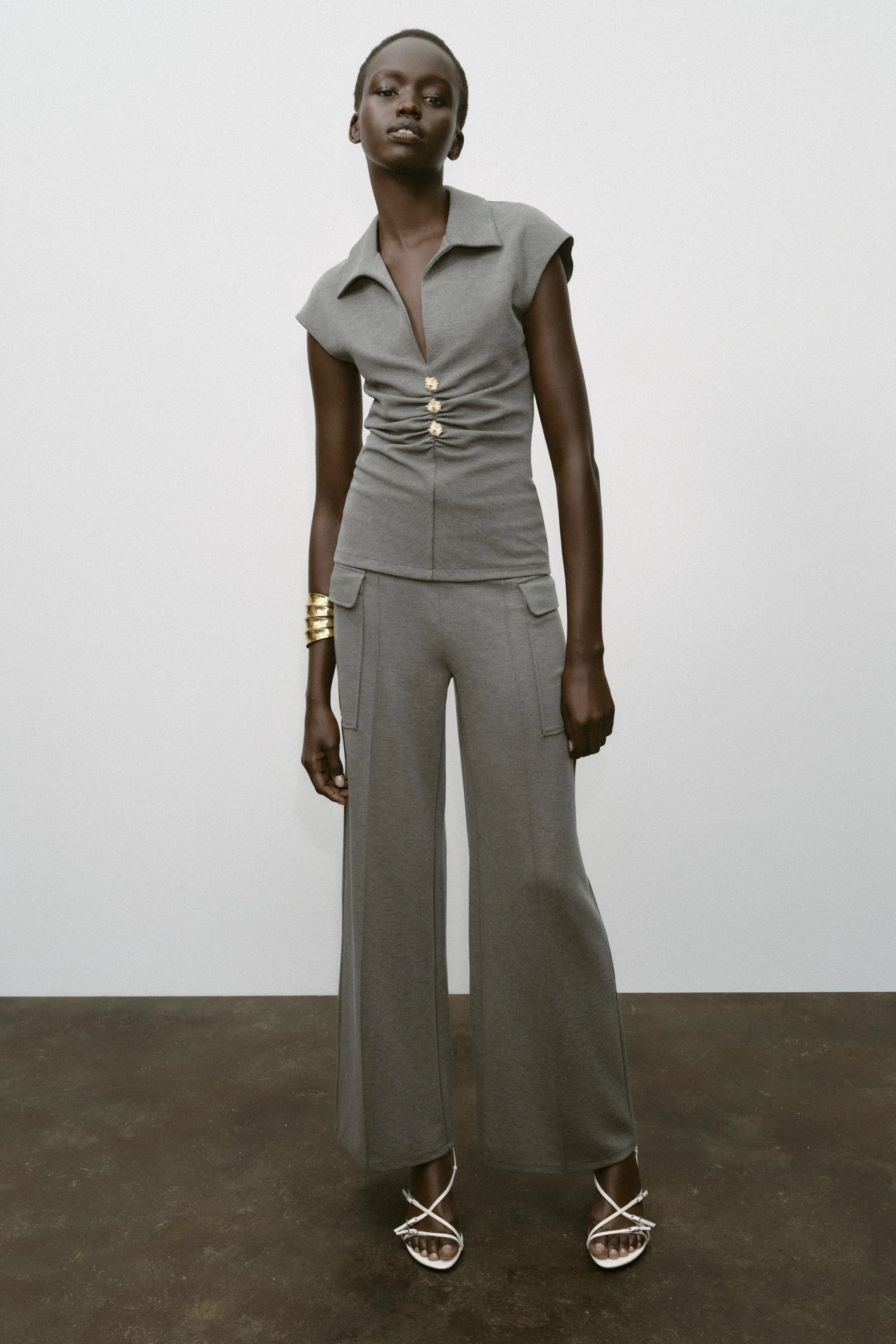 تاپ دکمه دار با پارچه پیکه