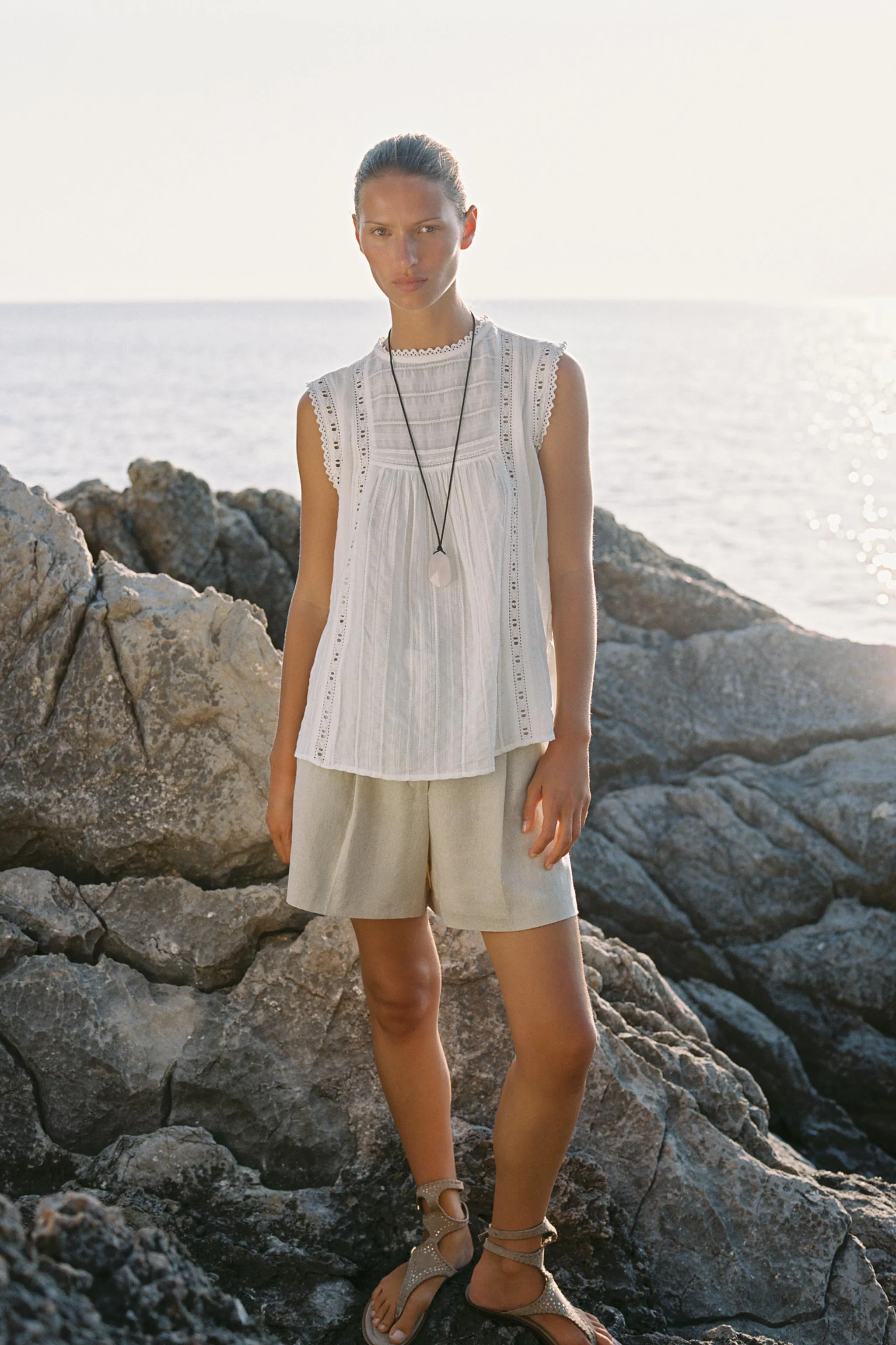 تاپ بدون آستین