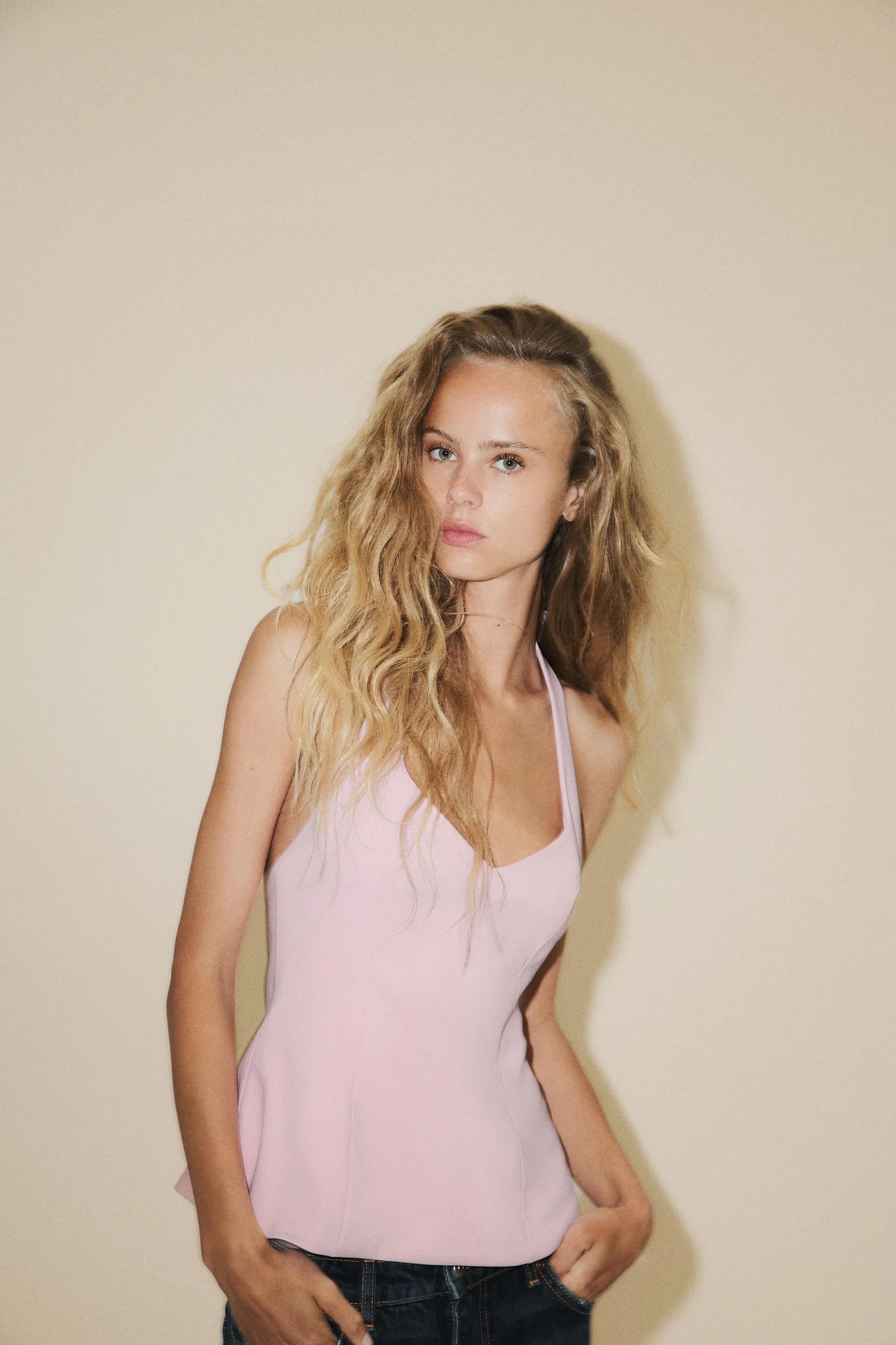 تاپ هالتر با پاپیون در پشت