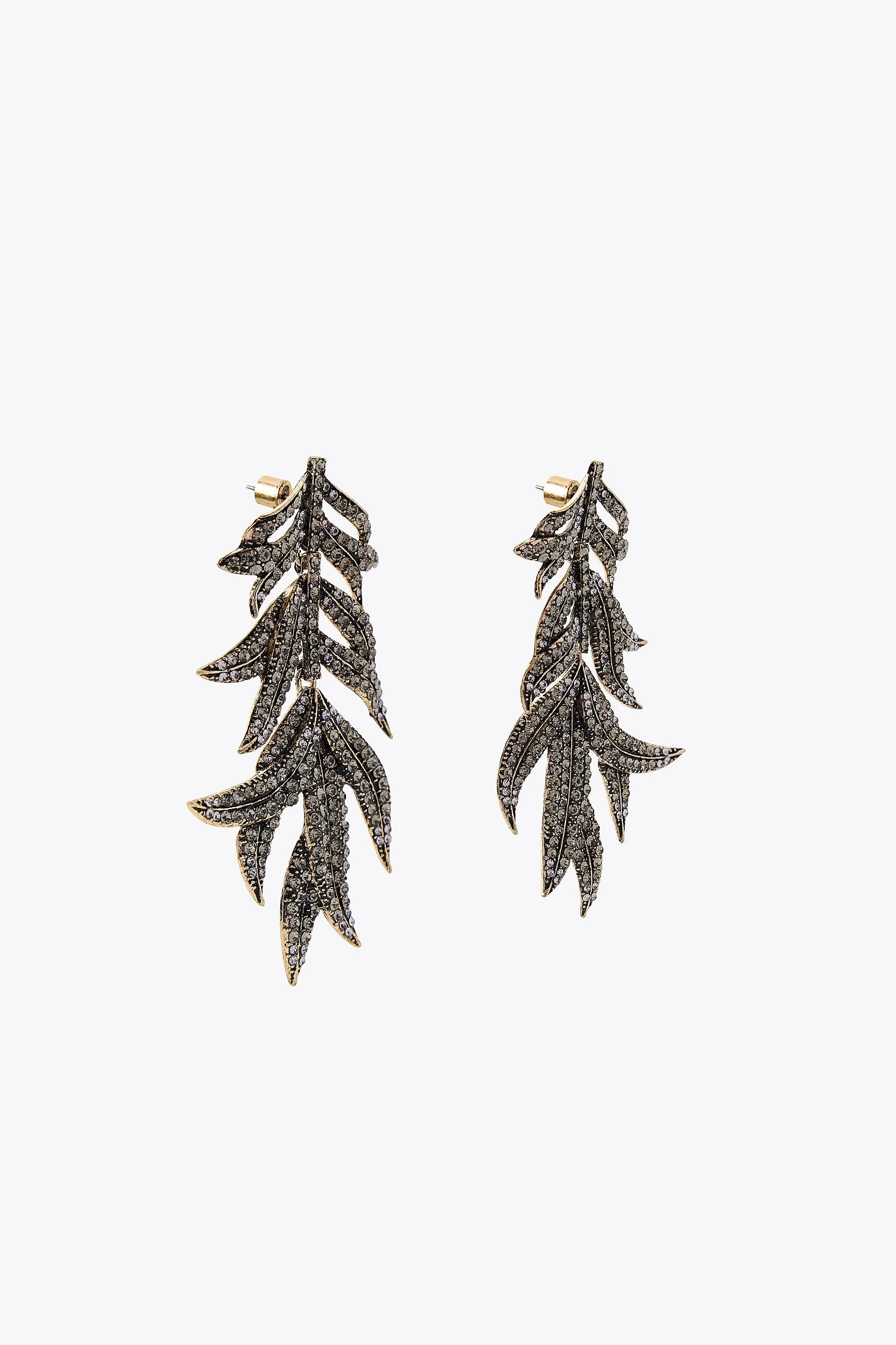 گوشواره های آویز طرح برگ با نگین های براق گوشواره های آویز طرح برگ با نگین های براق