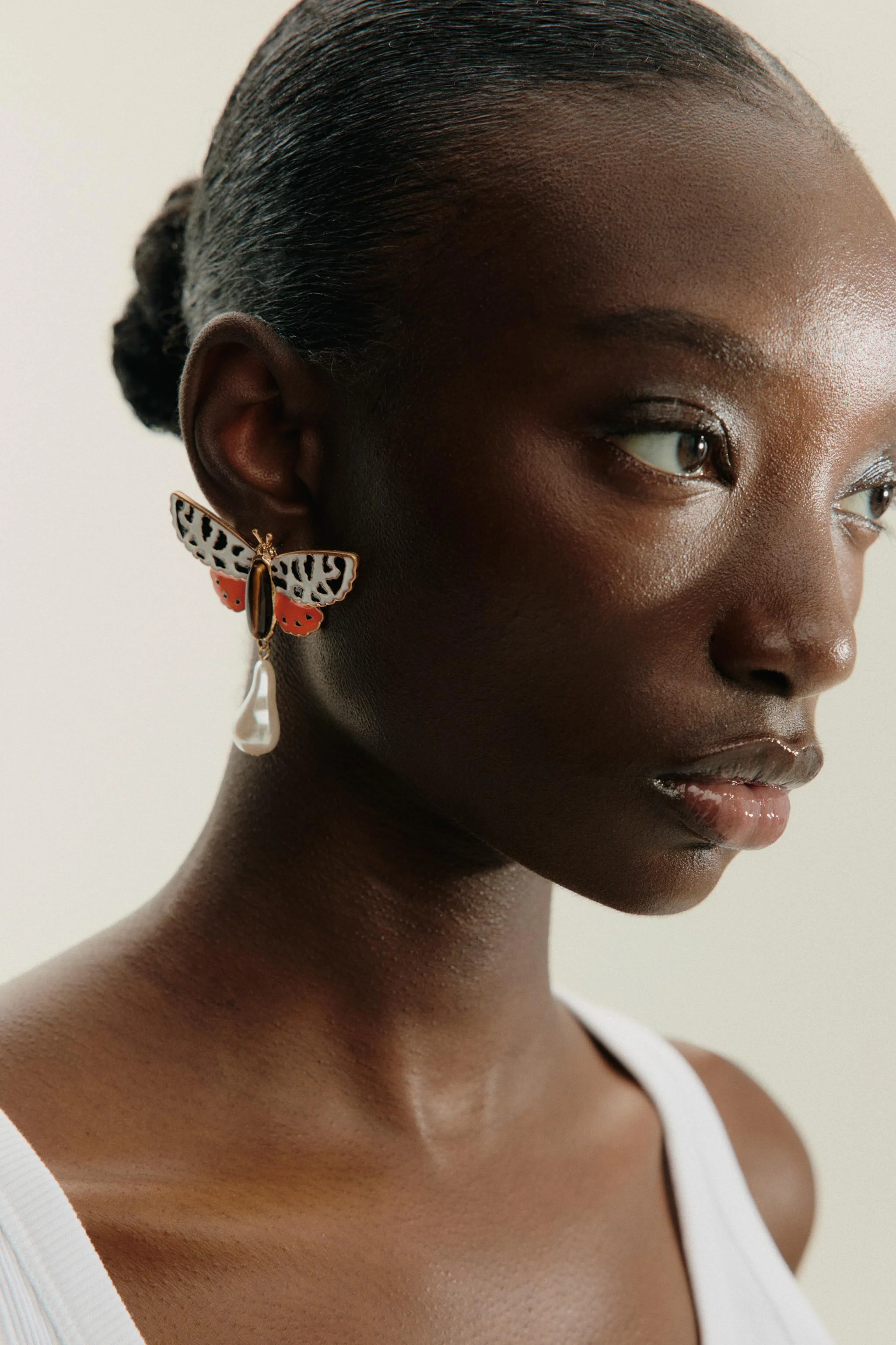 گوشواره های پروانه ای با مروارید مصنوعی