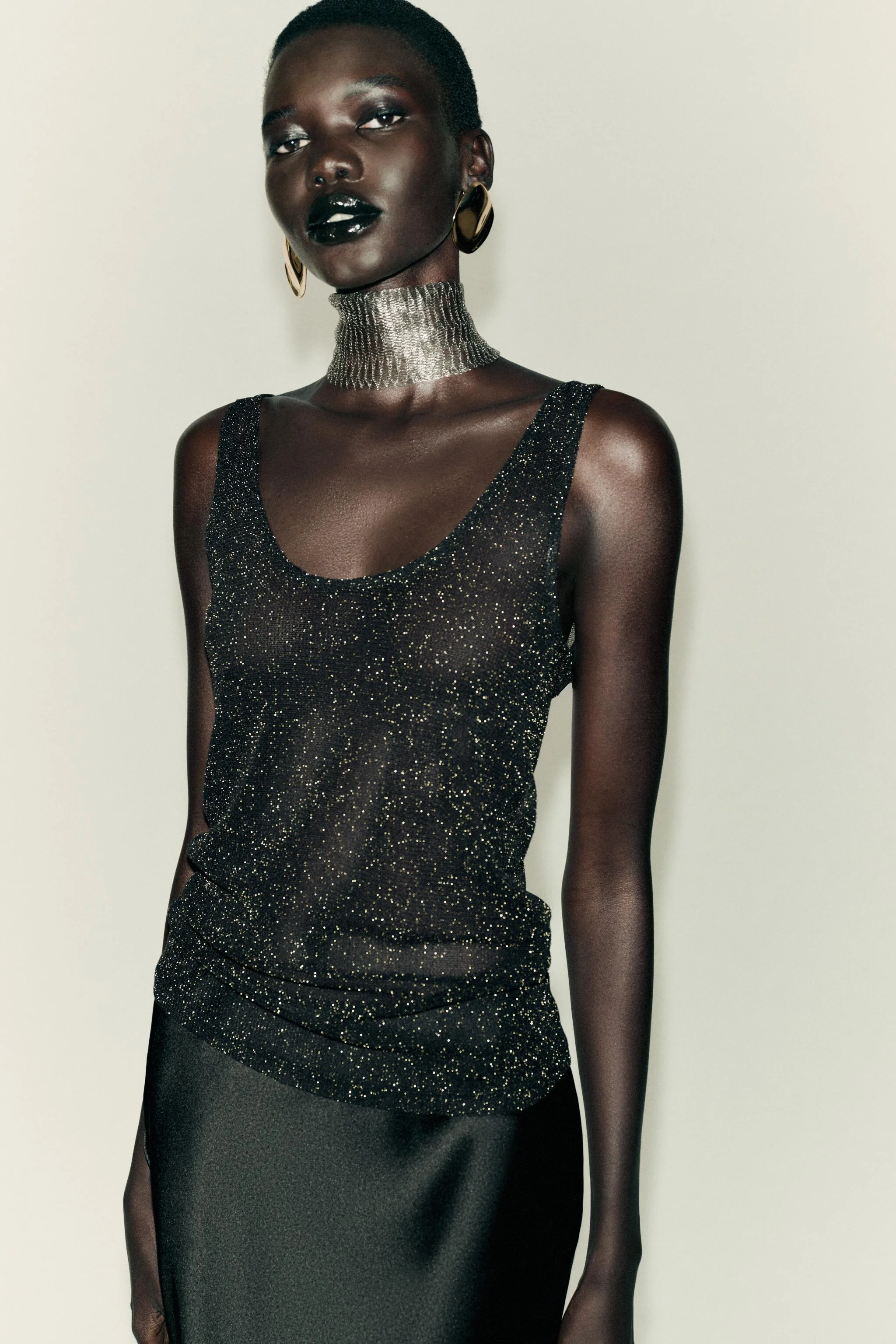 تاپ با نخ فلزی