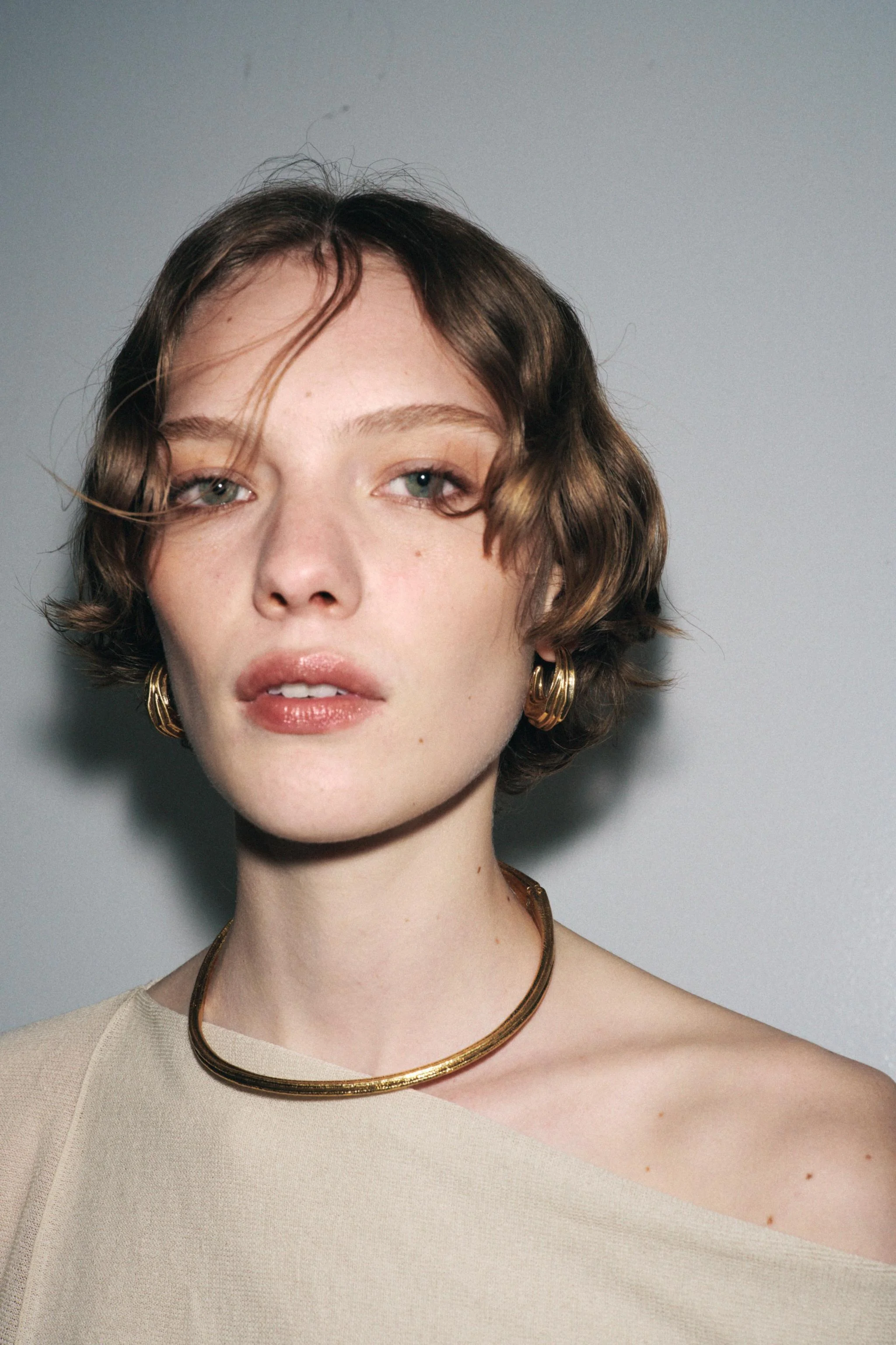 گوشواره های حلقه ای بافت دار متوسط