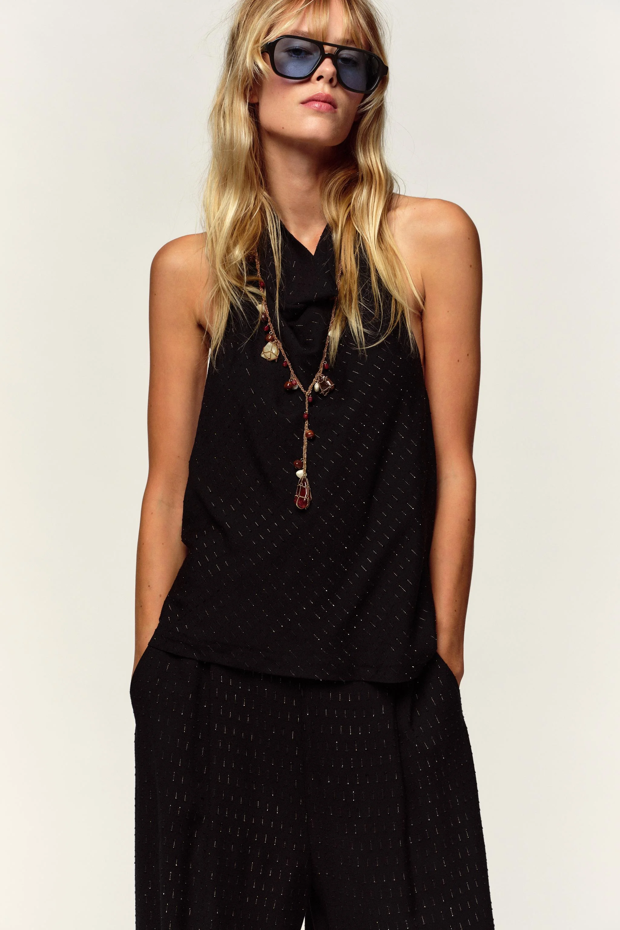 تاپ هالتر با نخ متالیک تاپ هالتر با نخ متالیک