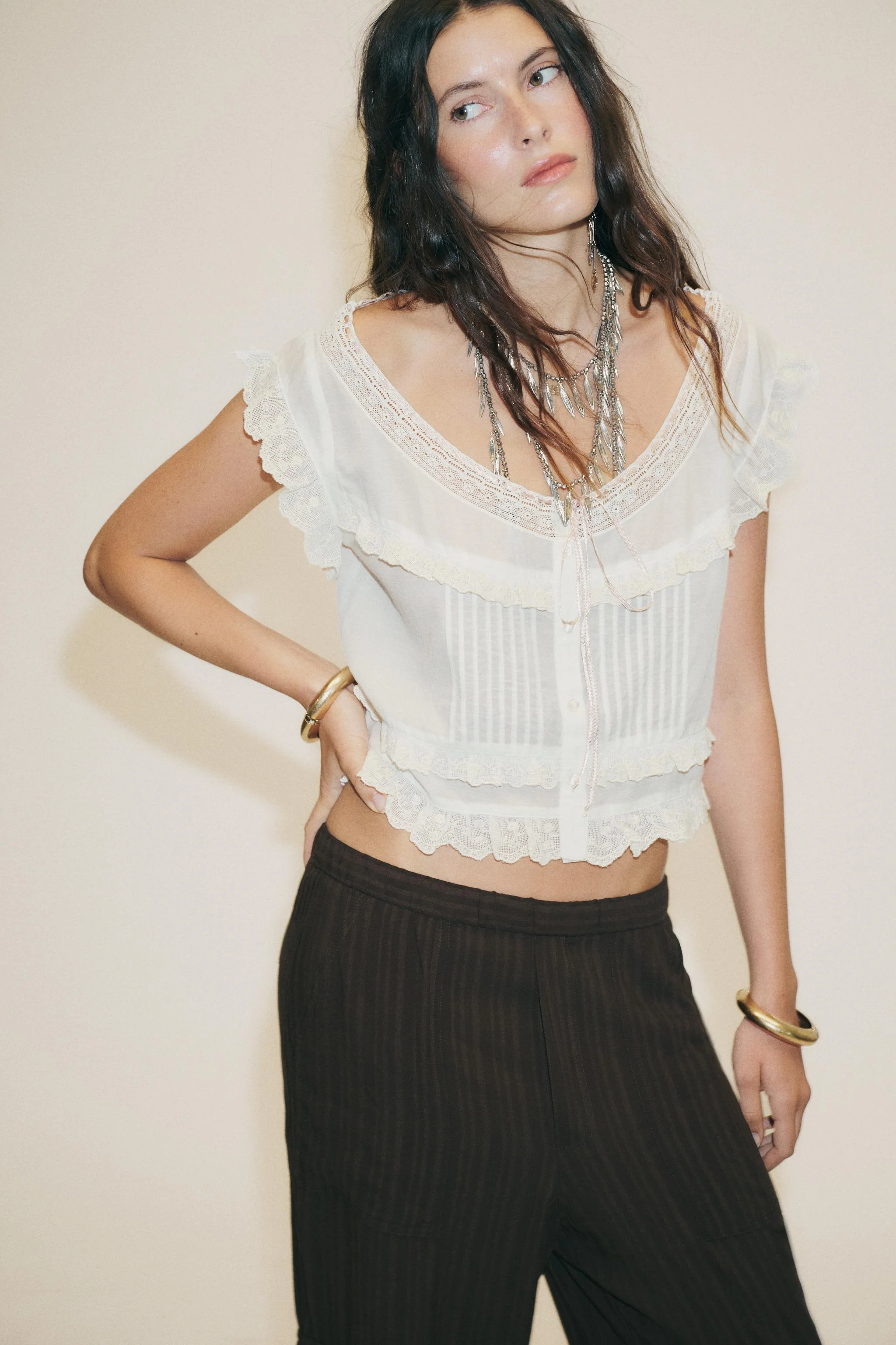 نیم تنه کرپ گلدوزی شده با پاپیون