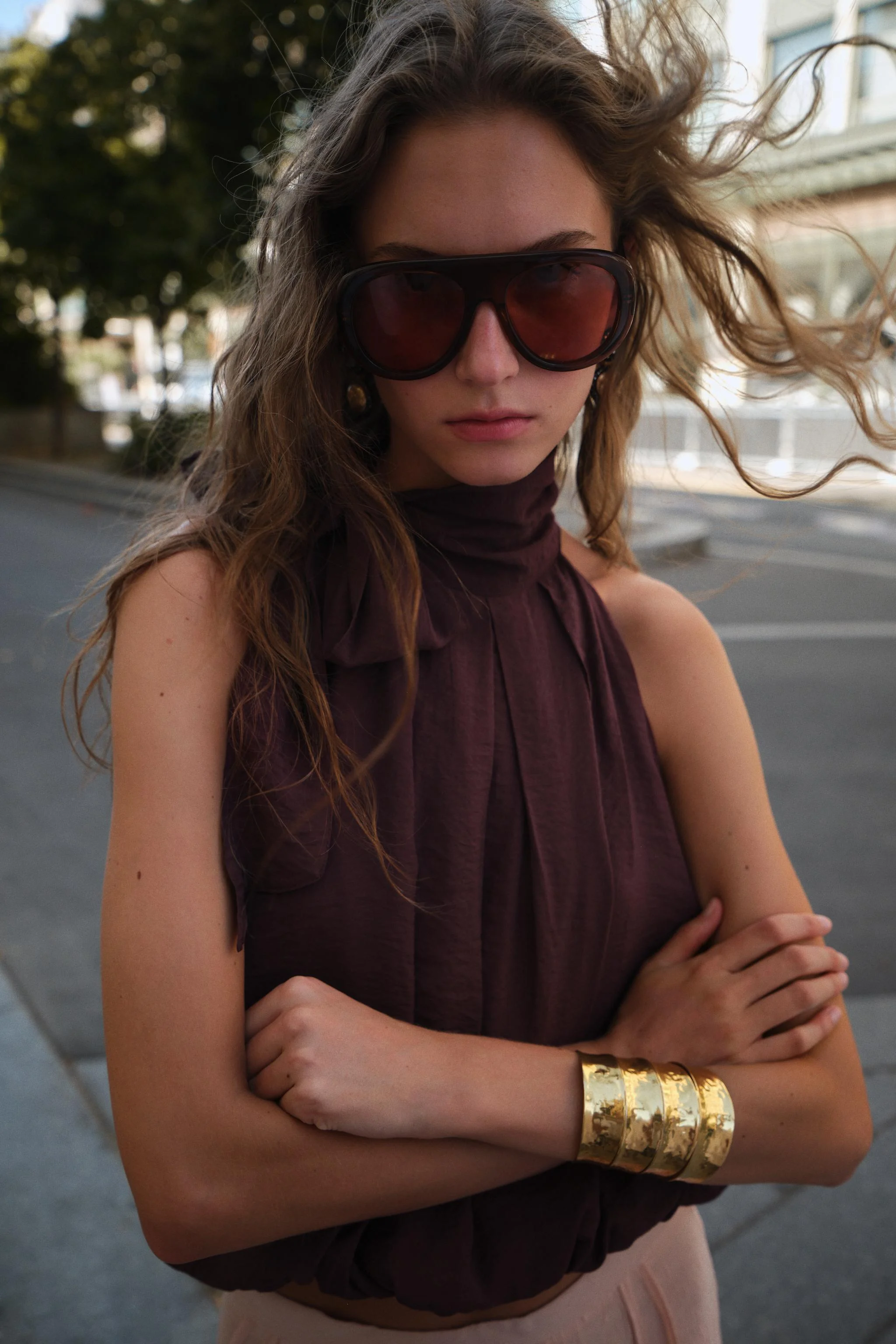 تاپ یقه ایستاده با جزئیات گره ای تاپ یقه ایستاده با جزئیات گره ای