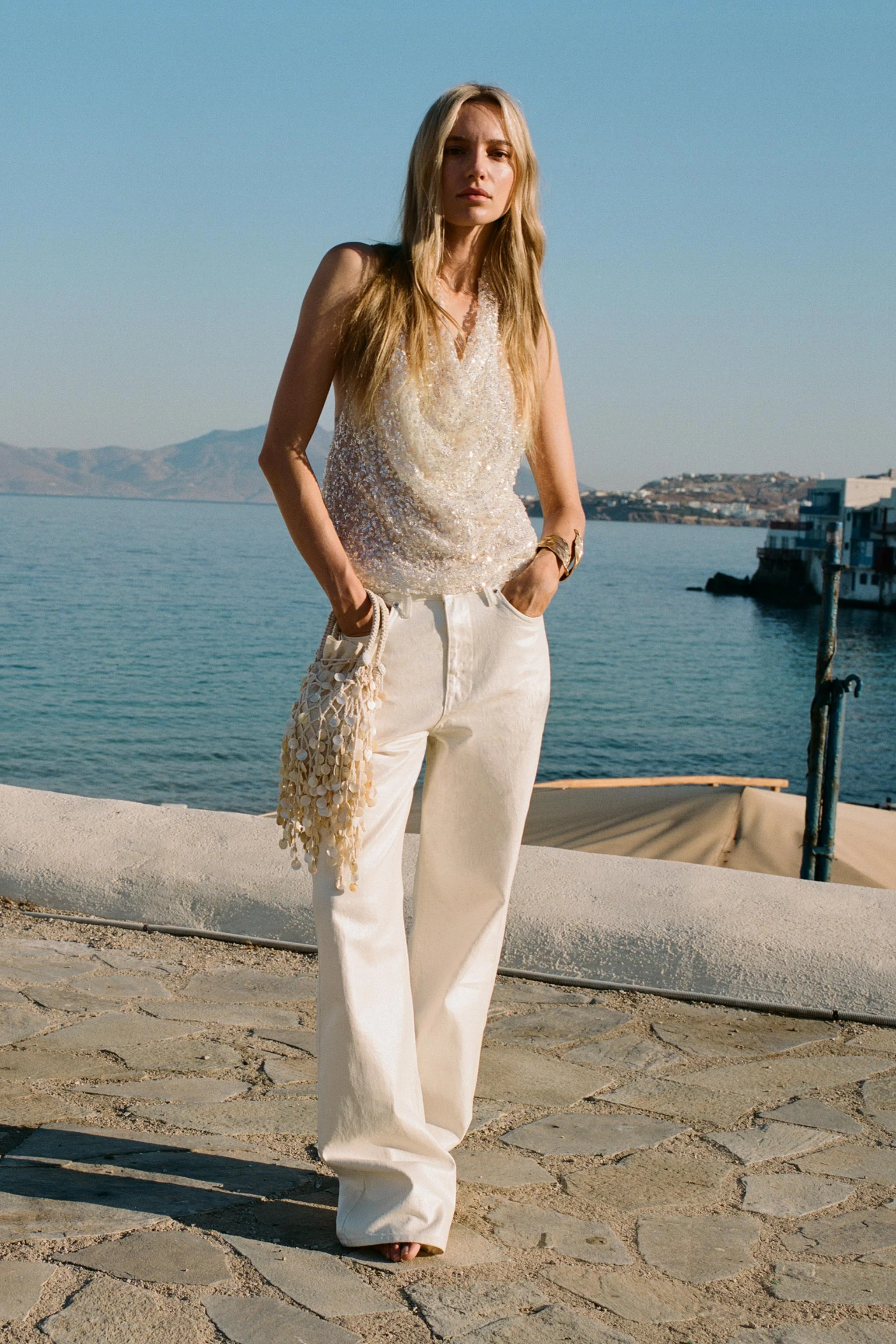 تاپ یقه هالتر پولک دار