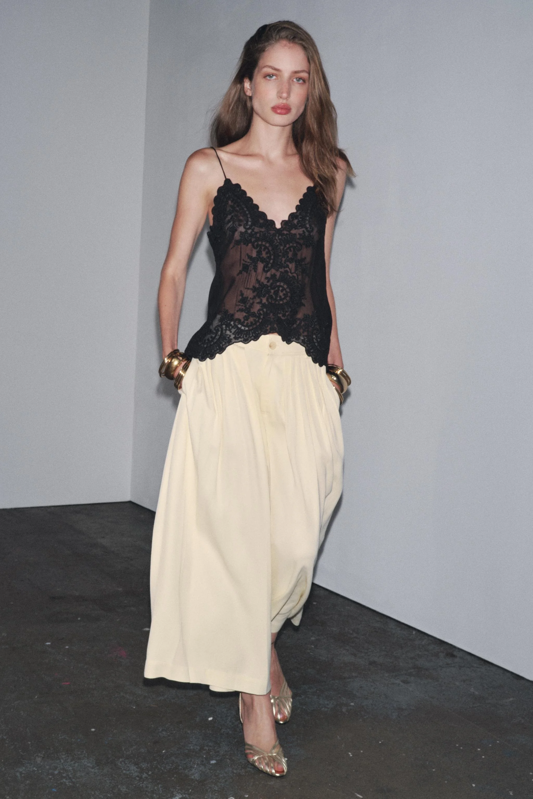 تاپ رکابی زنانه ZW COLLECTION با گیپور