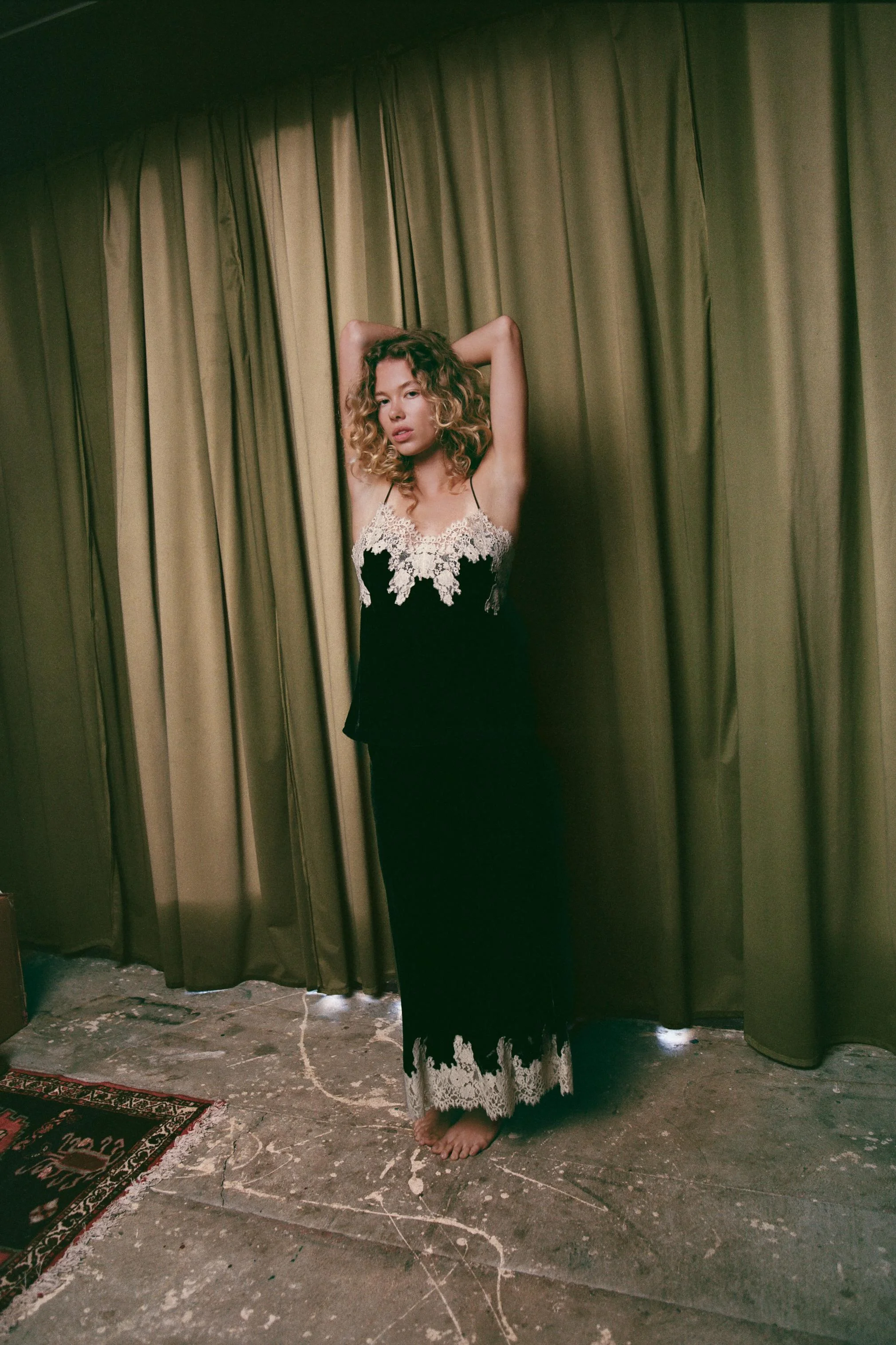 تاپ مخمل با گیپور