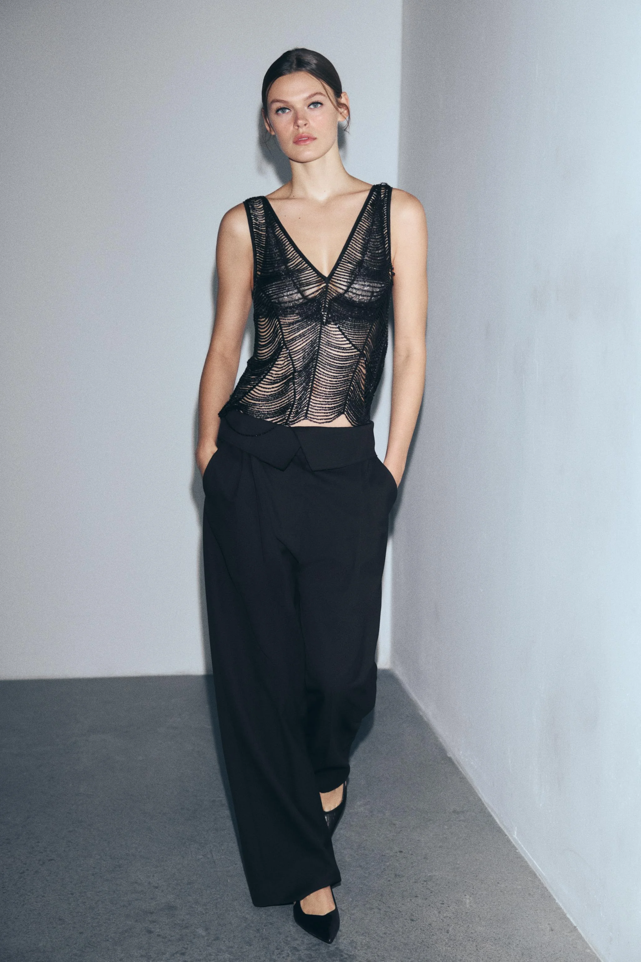 تاپ زنانه مدل مهره دوزی شده ZW COLLECTION