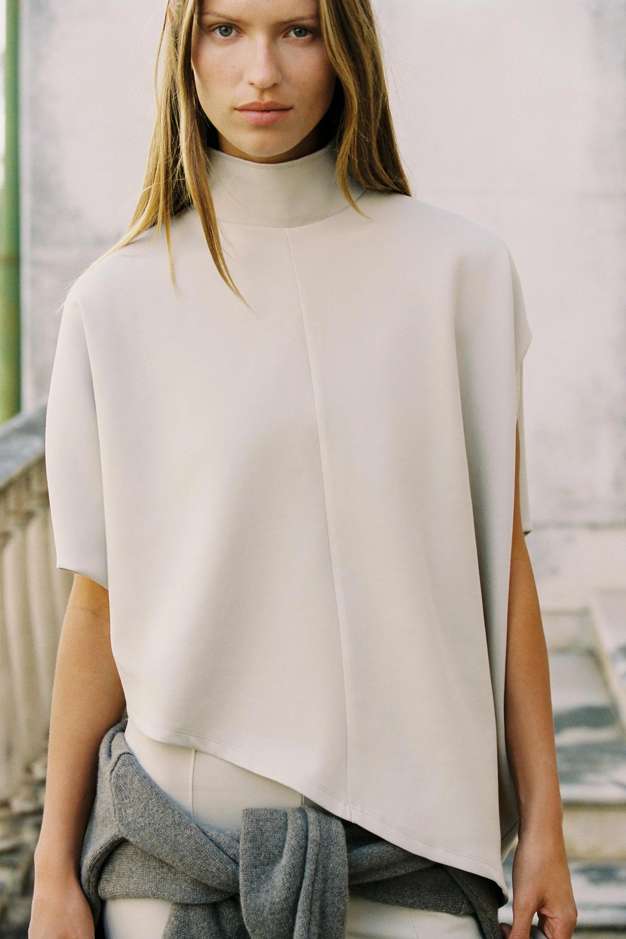 شنل بافتنی نامتقارن شنل بافتنی نامتقارن