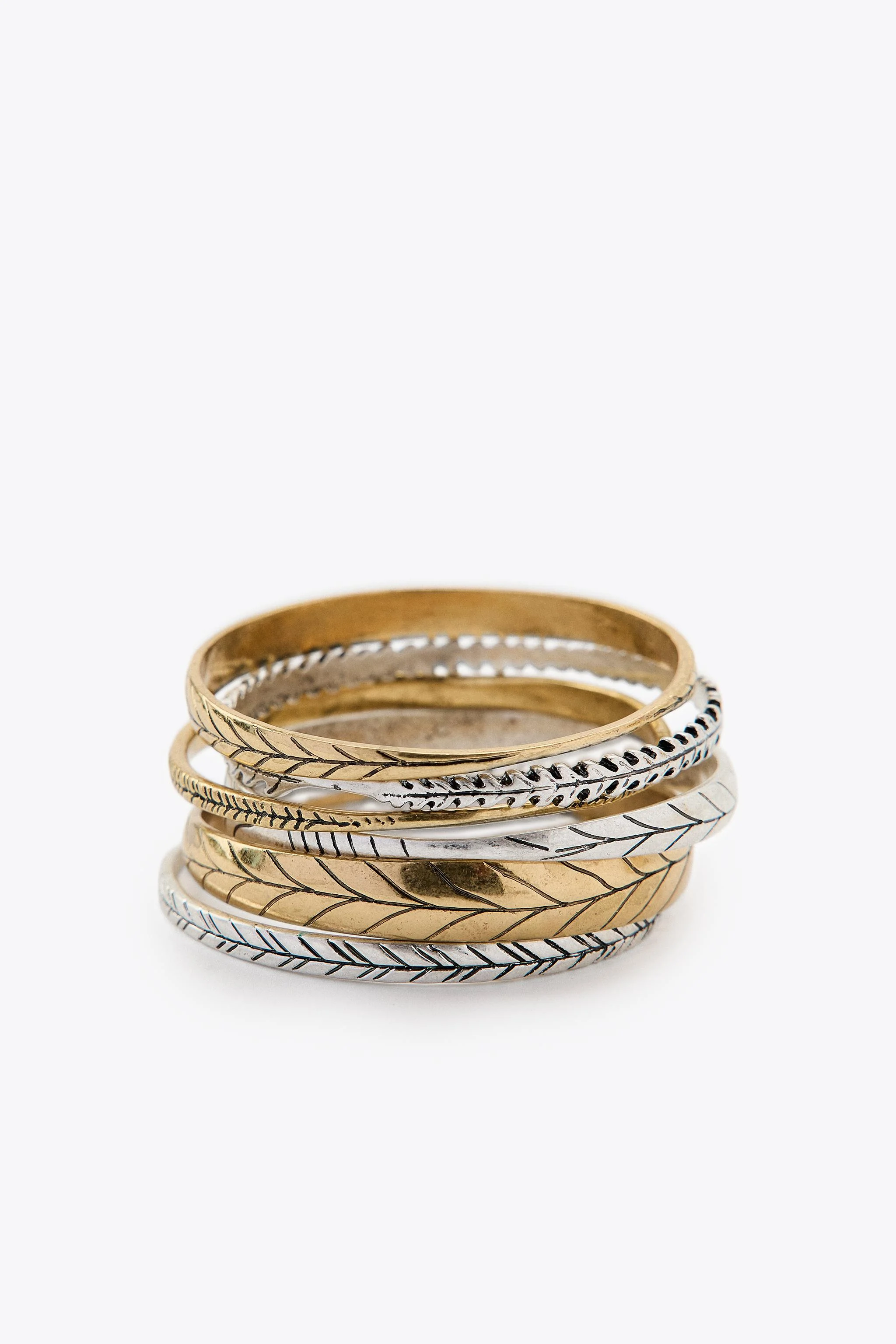 مجموعه ای از النگوهای سخت ترکیبی با اندازه های مختلف