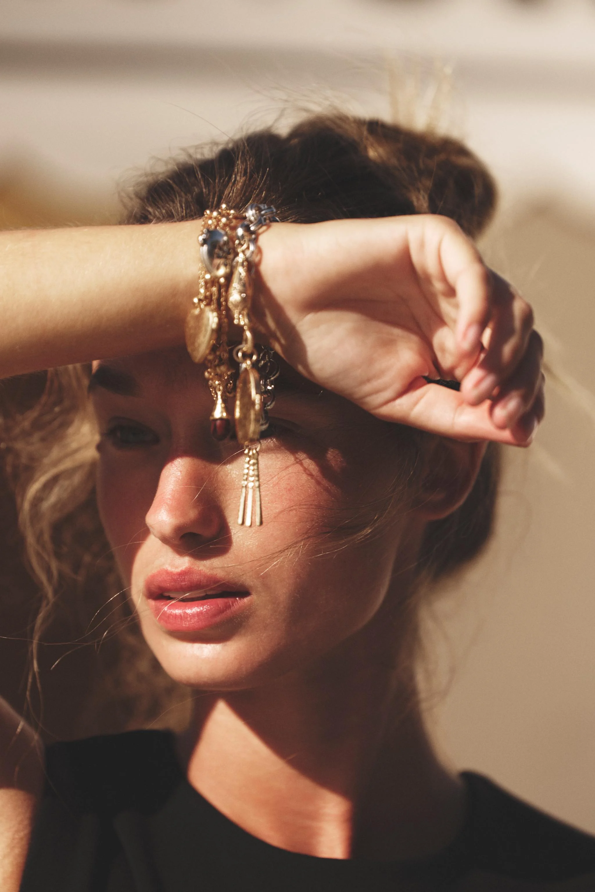 بسته دو عددی دستبند با آویزهای جعبه ای