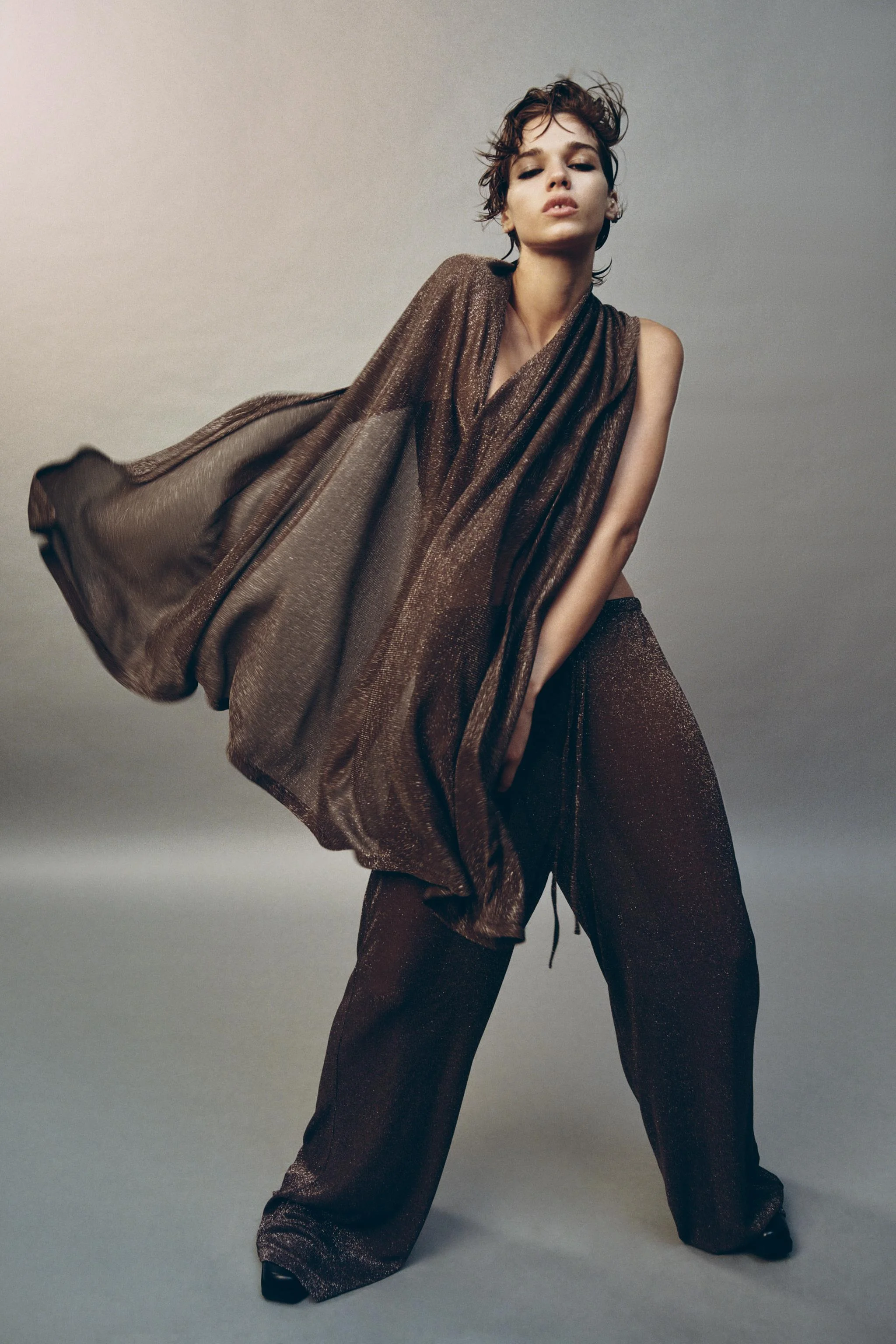 شنل با نخ فلزی نامتقارن