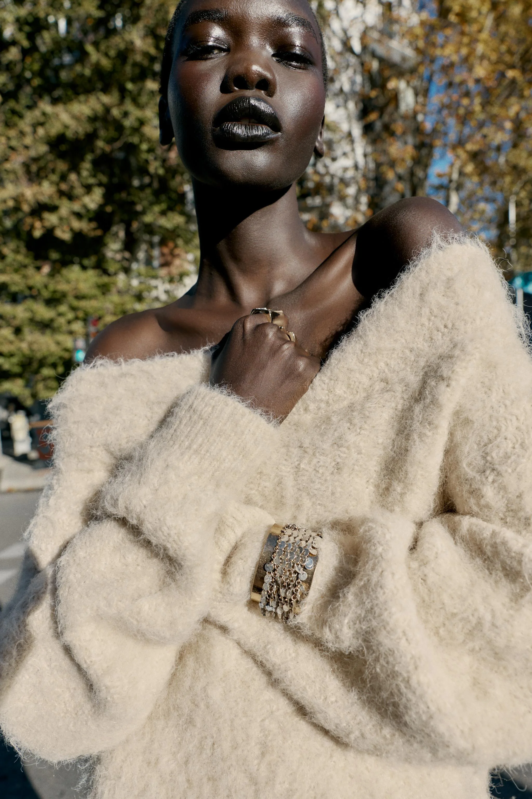 دستبند فلزی سفت با پولک های متضاد