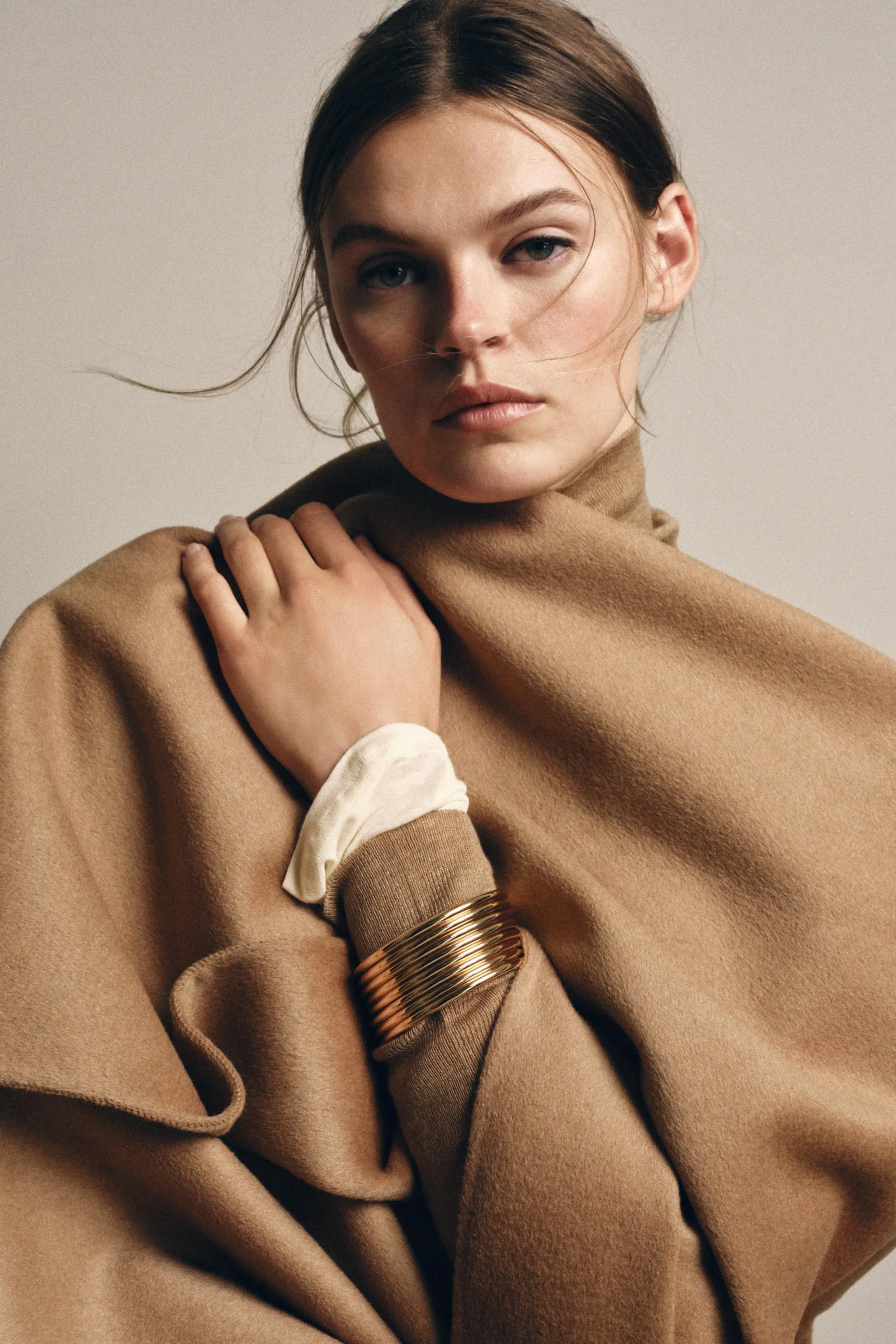 مجموعه دستبندهای فلزی