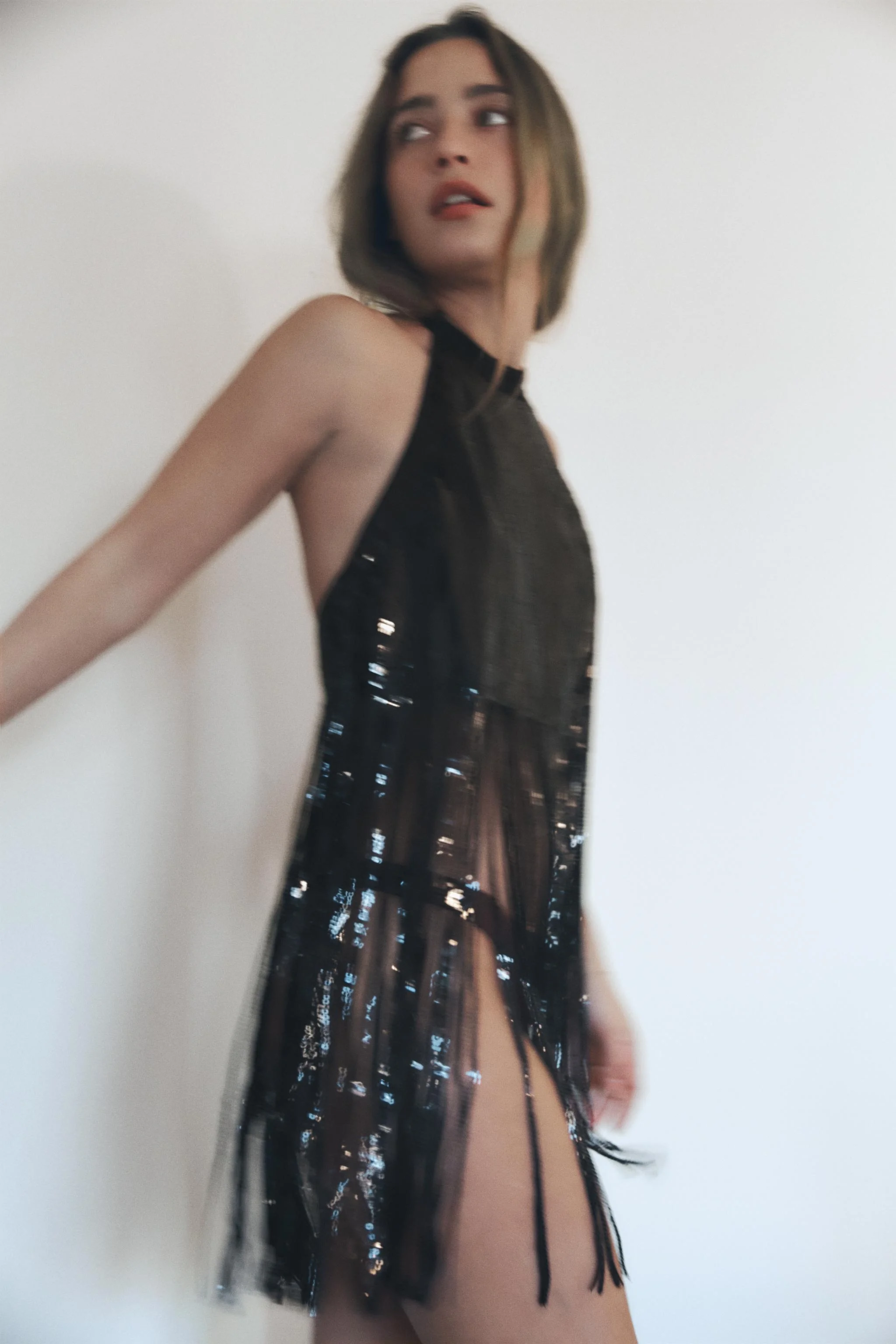 تاپ هالتر با پولک و منگوله