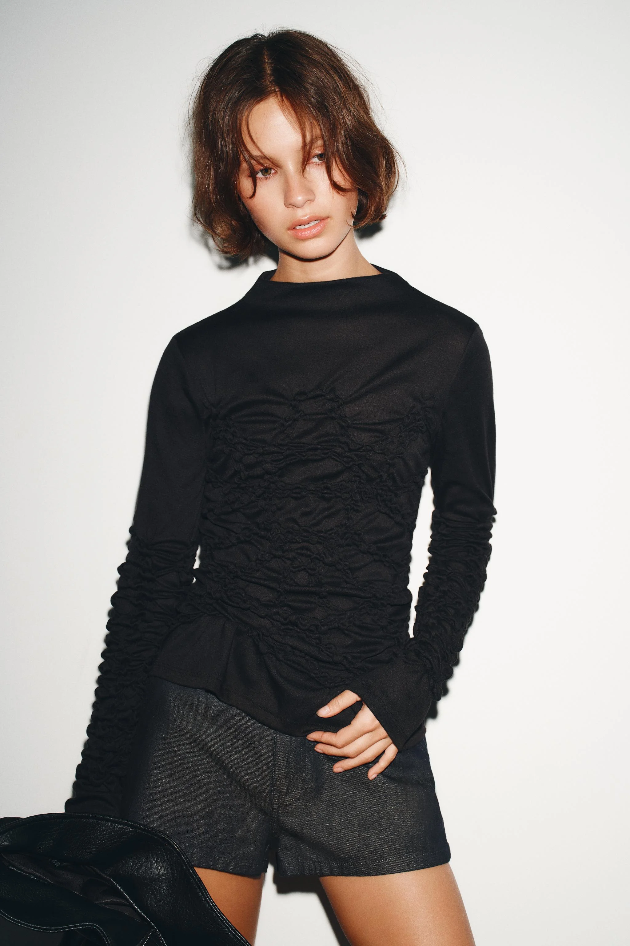 تاپ آستین بلند یقه ایستاده