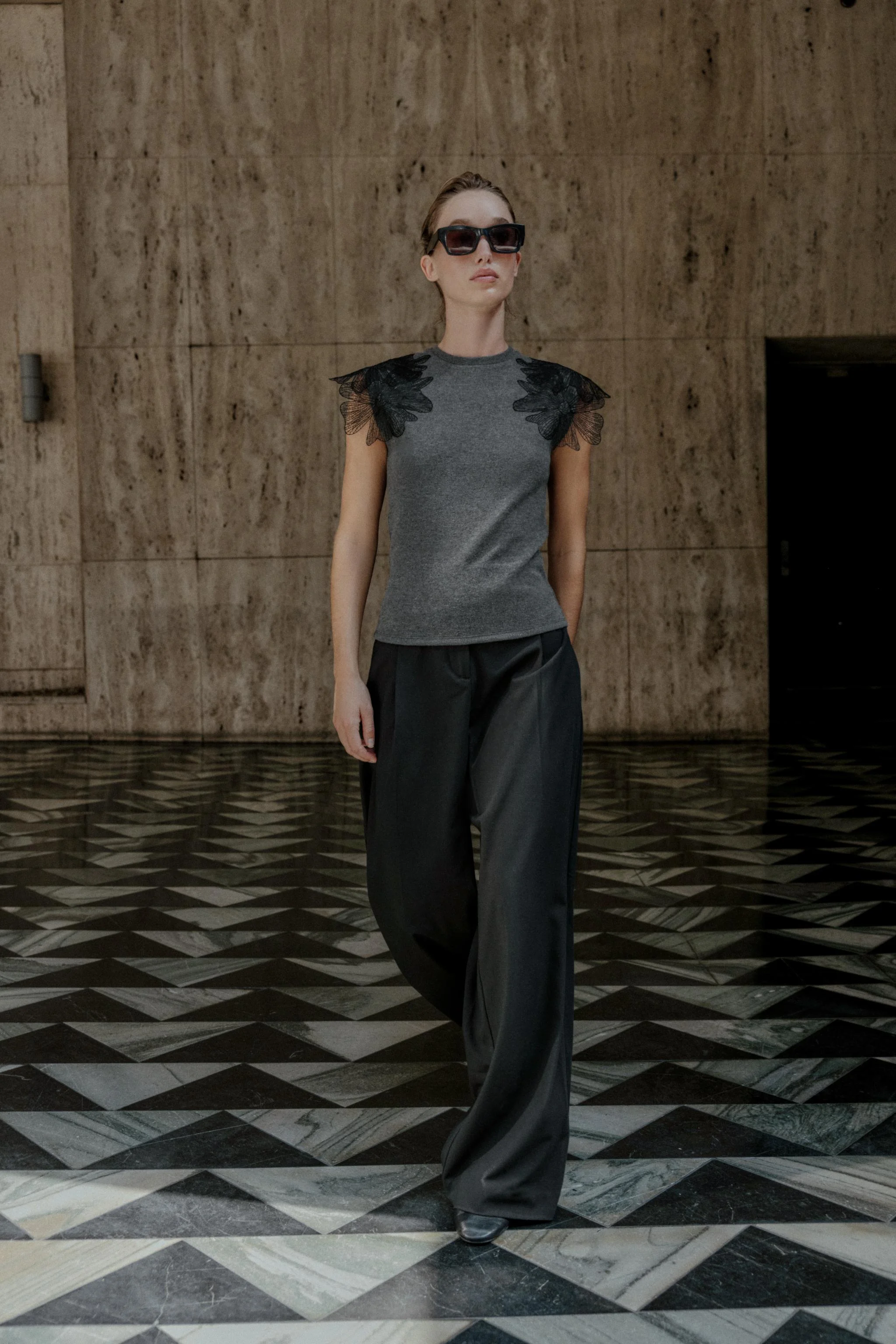 تاپ یقه گرد طرح گلدار