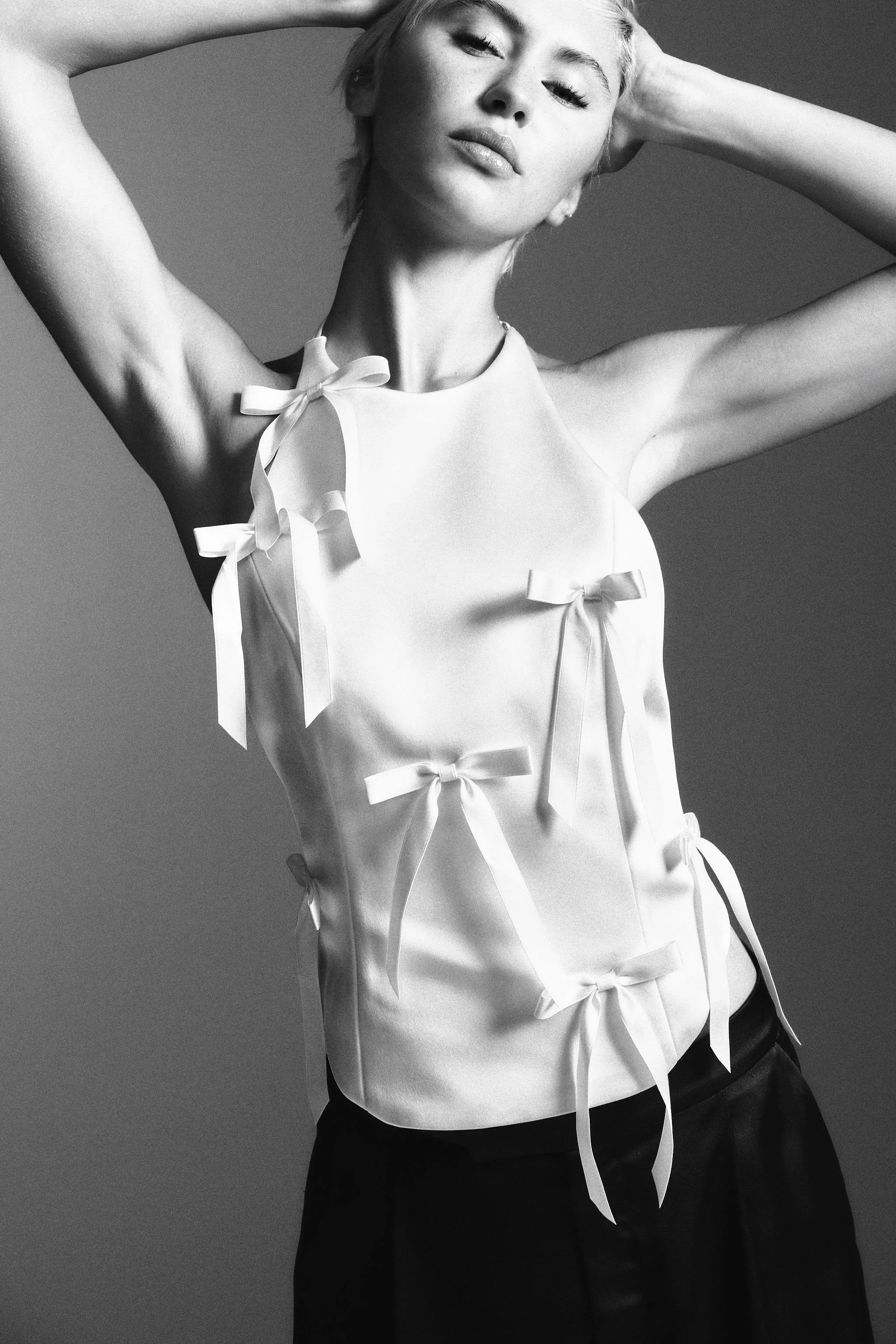 تاپ هالتر با پاپیون