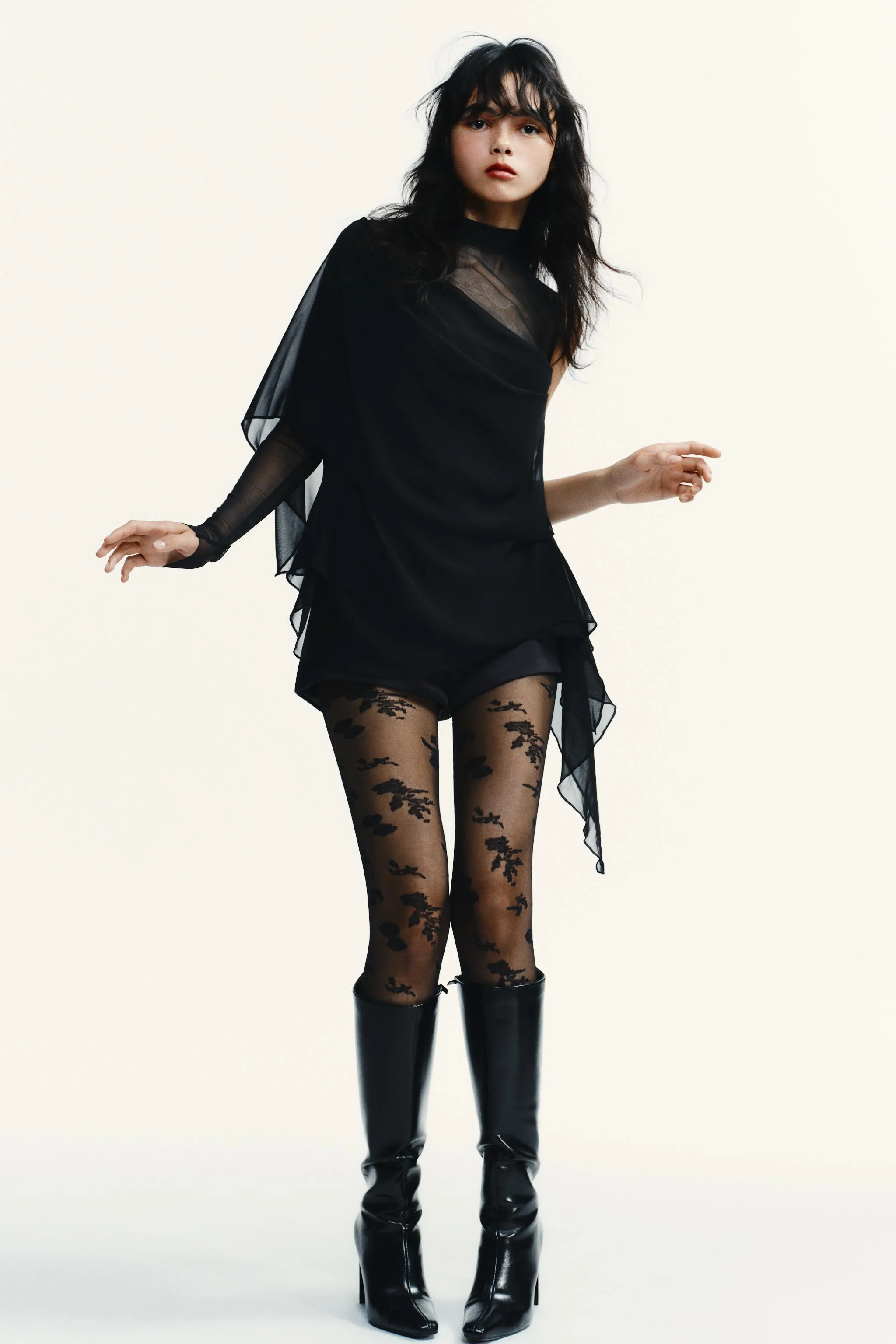 تاپ یقه ایستاده با لایه های تور