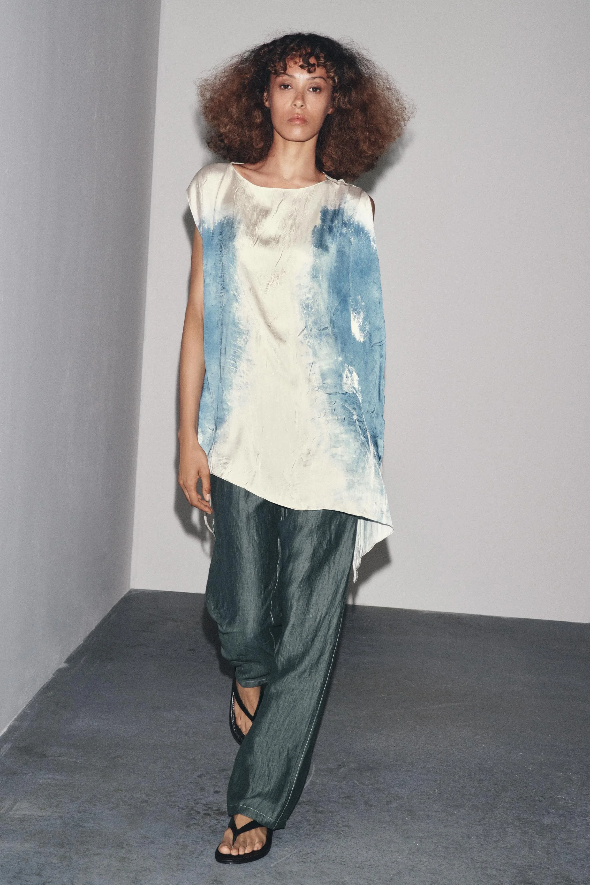 تاپ نامتقارن چاپی نسخه محدود