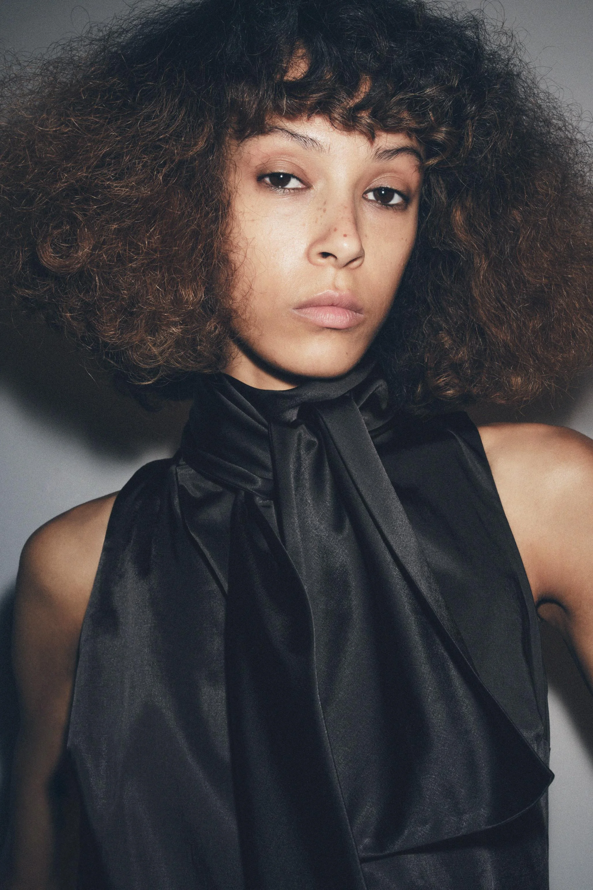 تاپ ساتن بدون آستین ZW COLLECTION