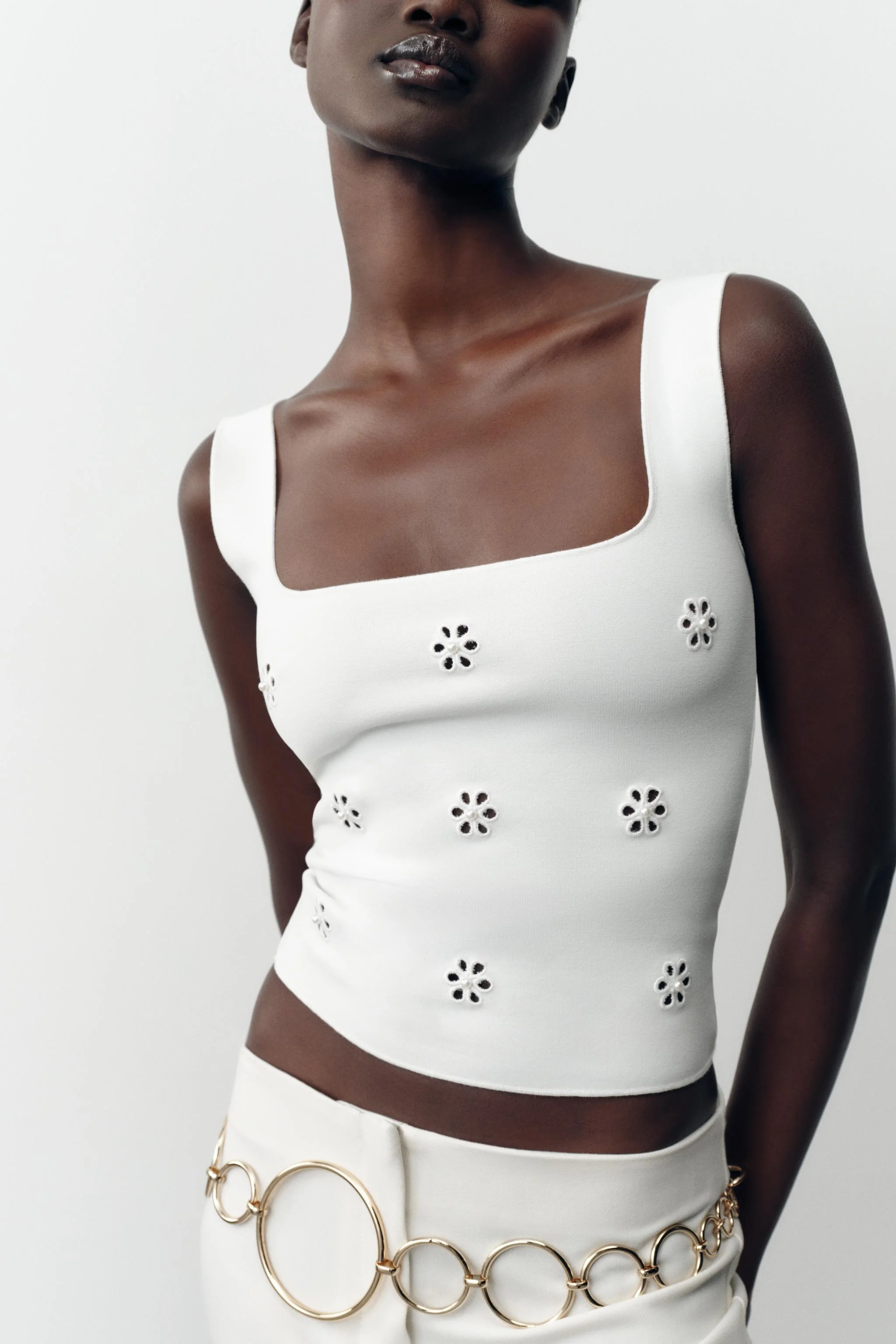 تاپ کشی گلدوزی شده طرح گل