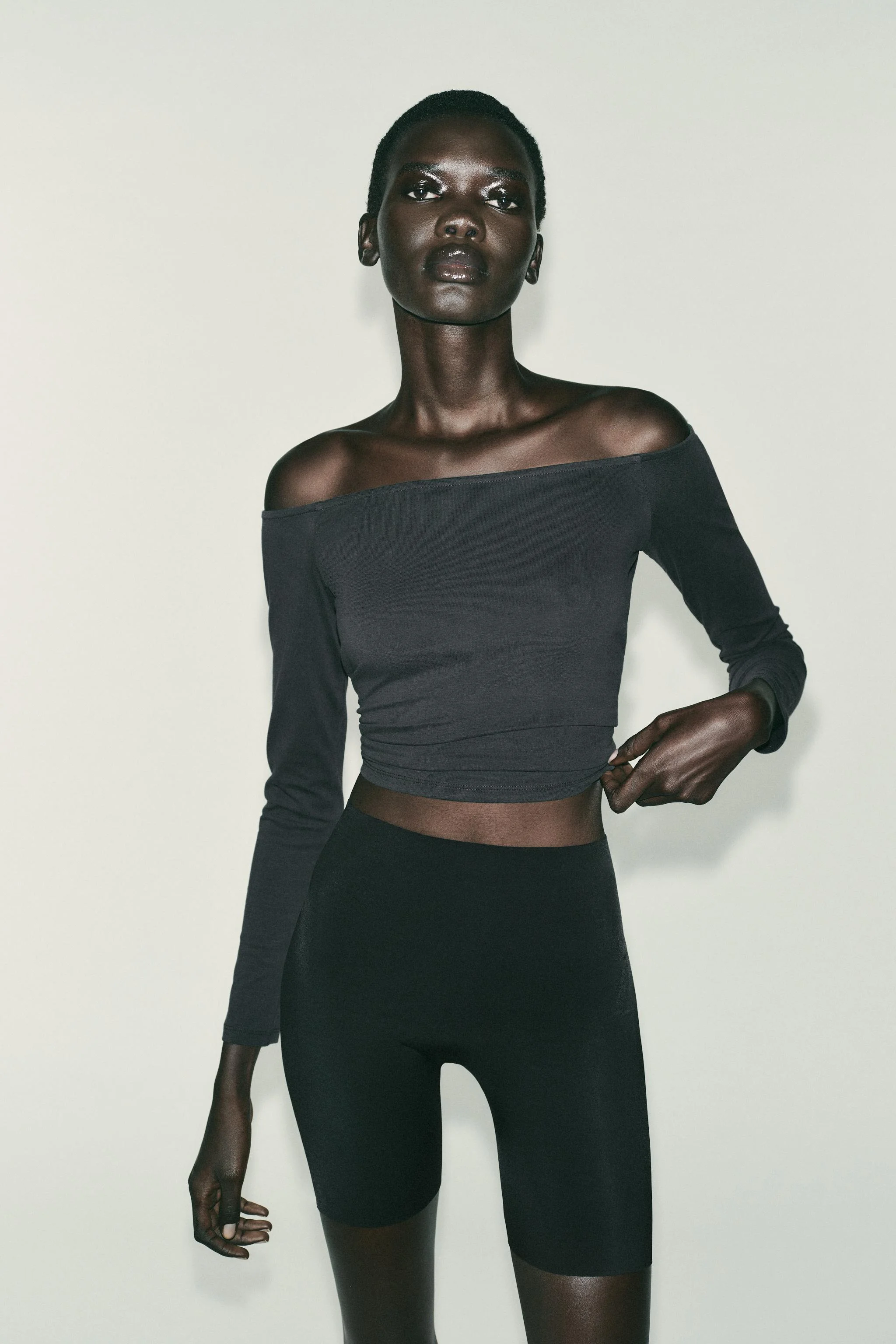 تاپ یقه باز