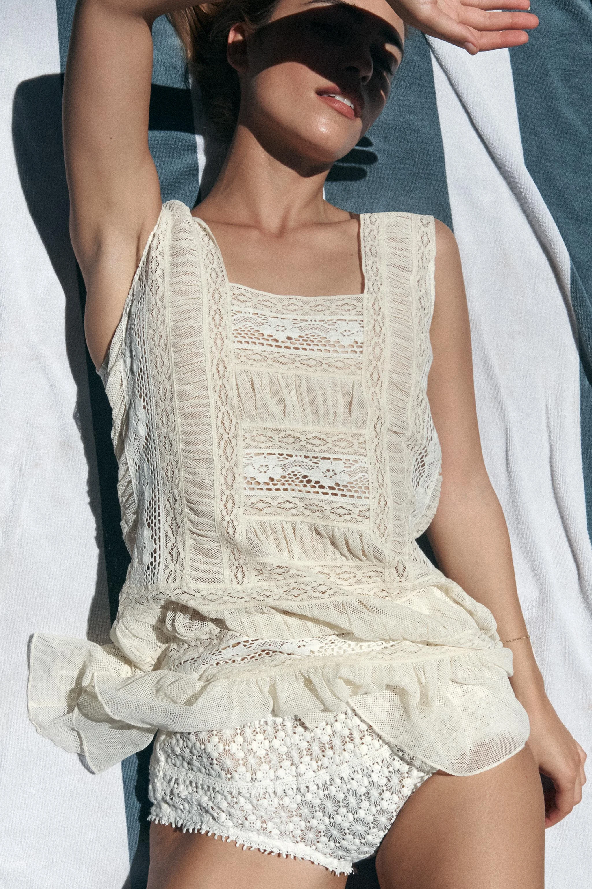 پیراهن کوتاه توری پلیسه دار