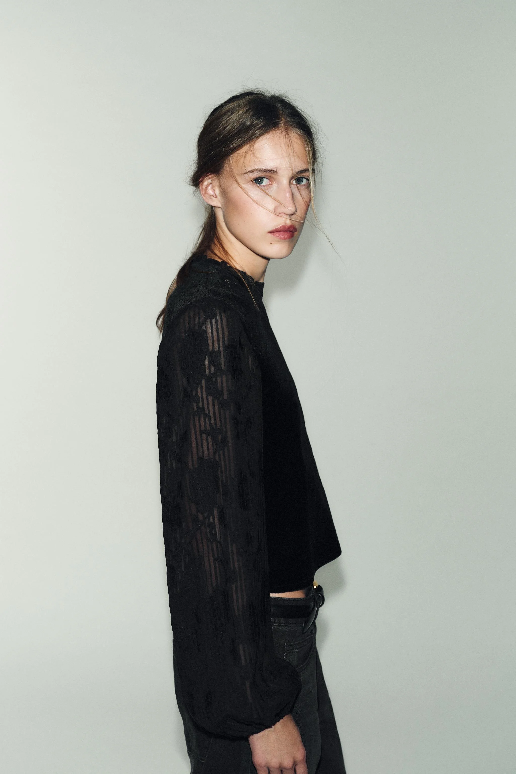 تاپ مخمل گلدوزی شده