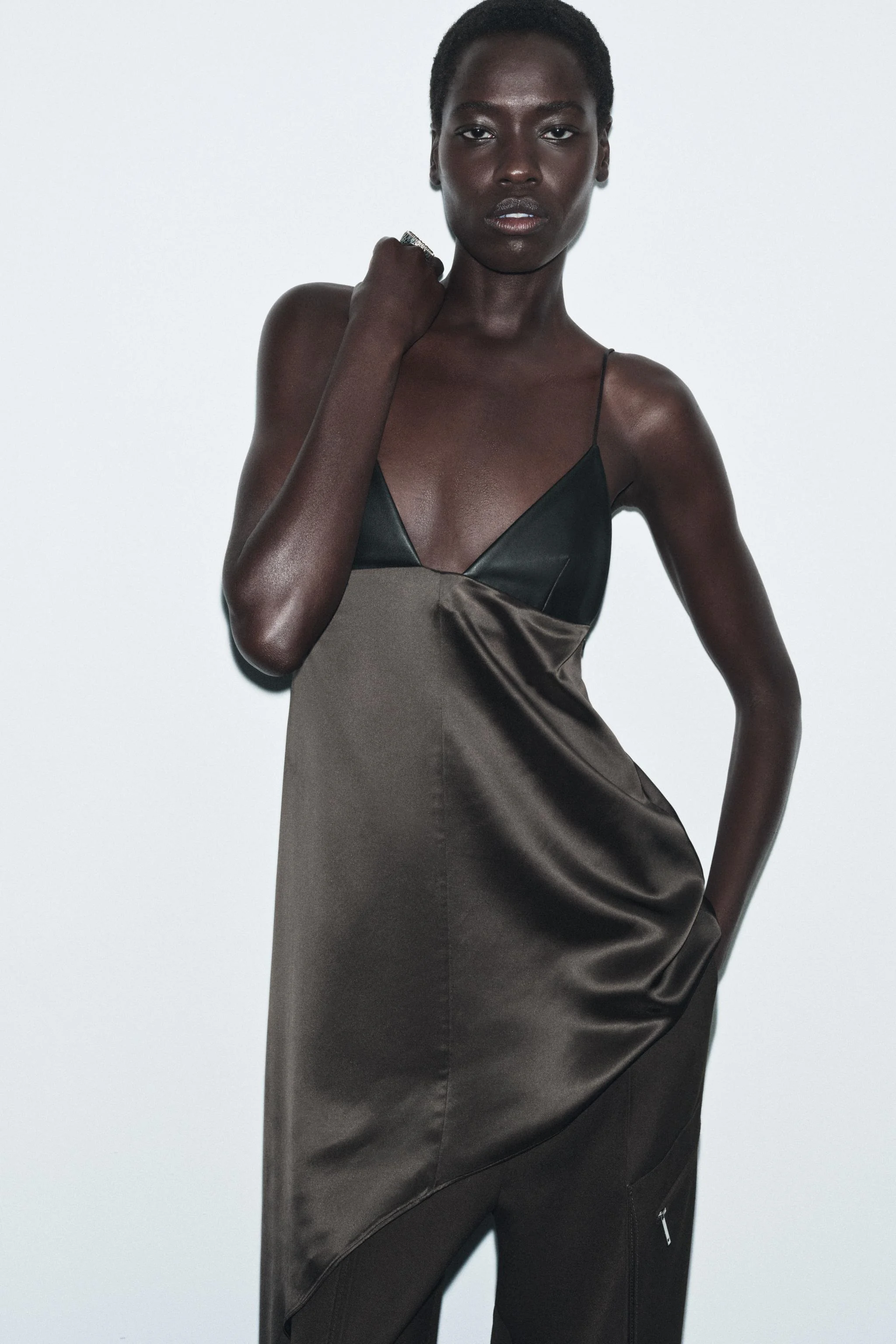 تاپ زنانه مدل ZW COLLECTION با طرح نامتقارن